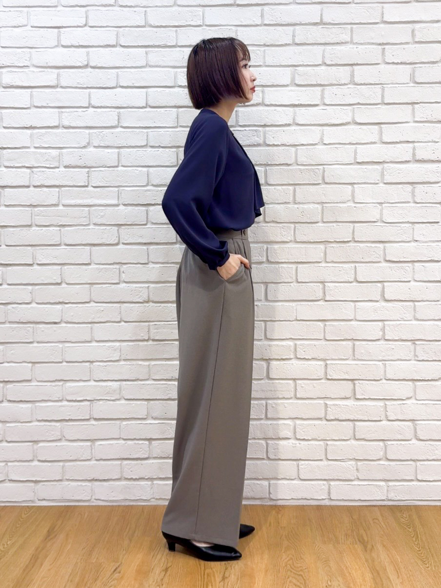 𝐜𝐡𝐢𝐤𝐚さんの「SHOO･LA･RUE｜【通勤/UV//S-LL】大人の上品スタイルに ボウタイ風ブラウス」を使ったコーディネート