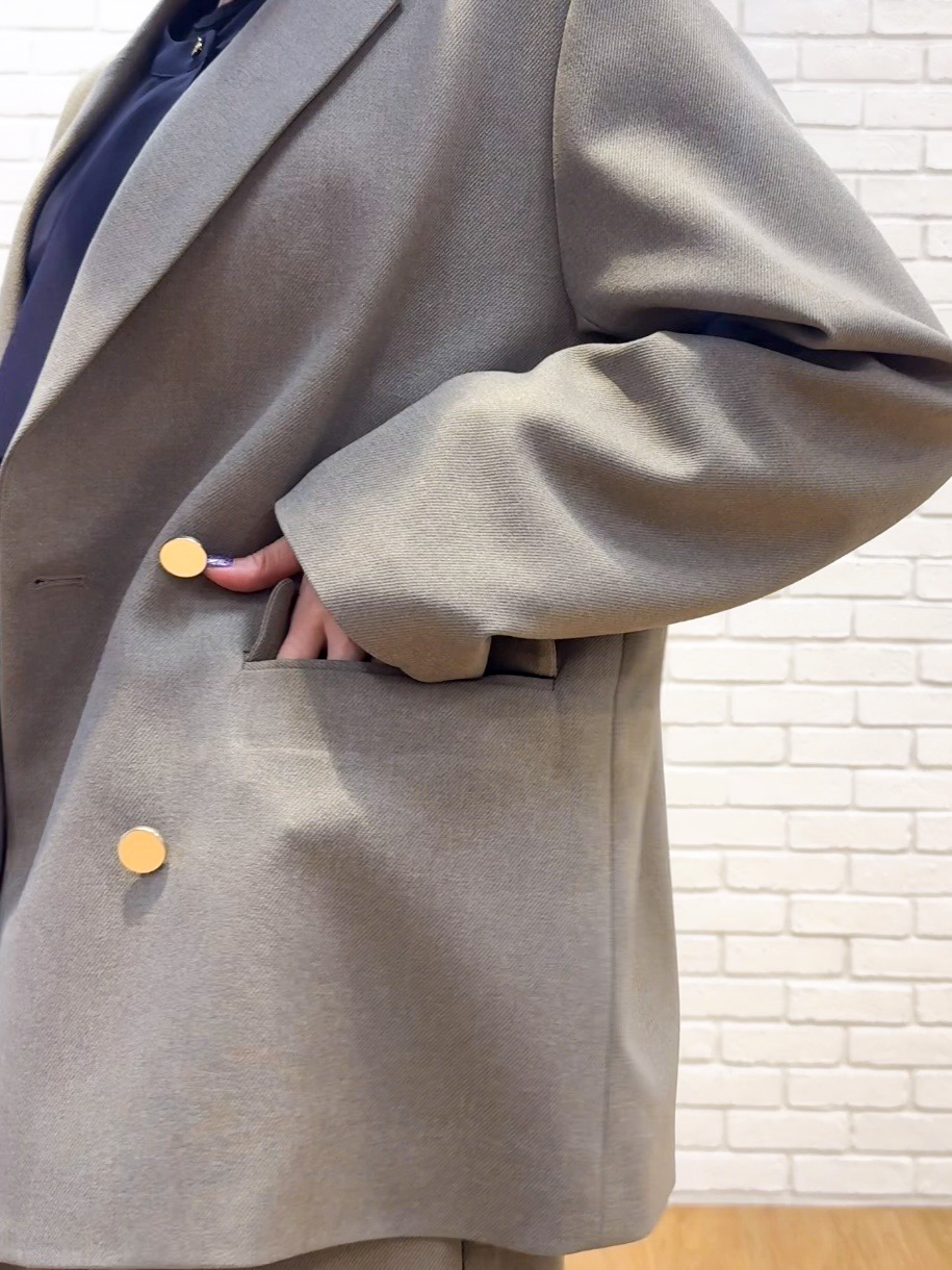 𝐜𝐡𝐢𝐤𝐚さんの「SHOO･LA･RUE｜【通勤/UV//S-LL】大人の上品スタイルに ボウタイ風ブラウス」を使ったコーディネート