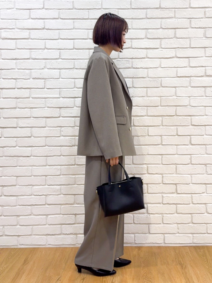 𝐜𝐡𝐢𝐤𝐚さんの「SHOO･LA･RUE｜【通勤/UV//S-LL】大人の上品スタイルに ボウタイ風ブラウス」を使ったコーディネート