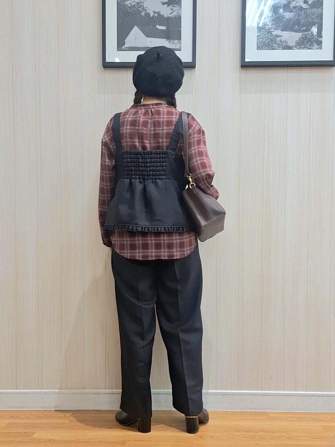 Saoさんの「SHOO･LA･RUE｜【2点セット／着方いろいろ】ビスチェ&times;センタープレスパンツ セットアップ」を使ったコーディネート