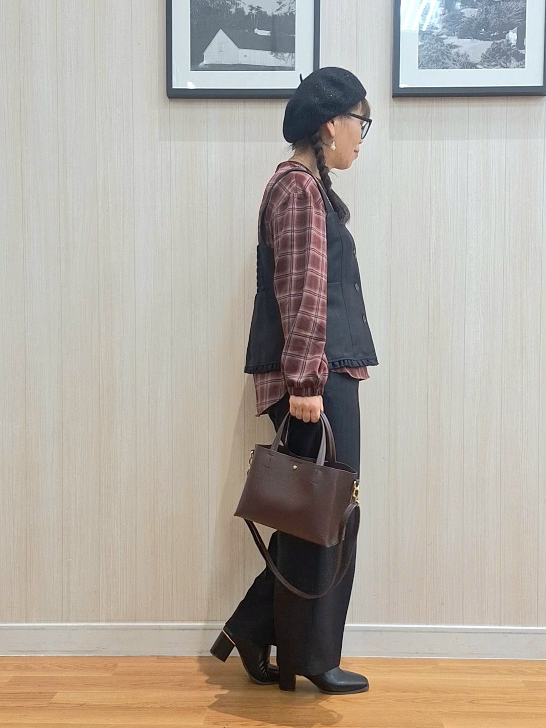 Saoさんの「SHOO･LA･RUE｜【2点セット／着方いろいろ】ビスチェ&times;センタープレスパンツ セットアップ」を使ったコーディネート