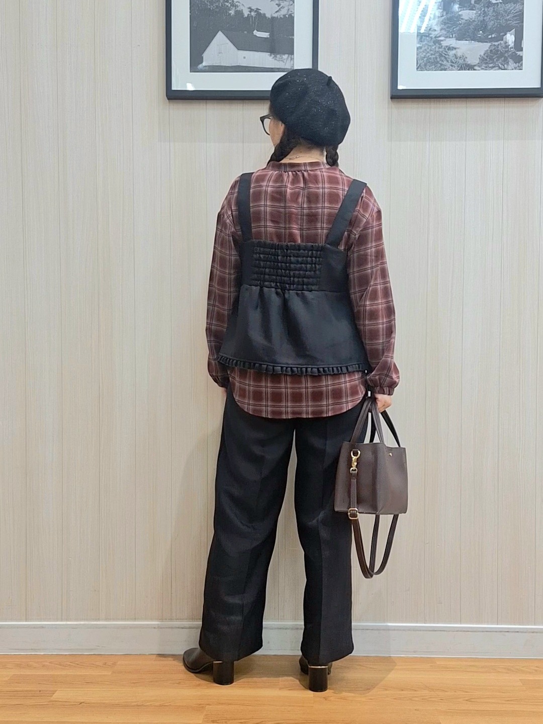 Saoさんの「SHOO･LA･RUE｜【2点セット／着方いろいろ】ビスチェ&times;センタープレスパンツ セットアップ」を使ったコーディネート