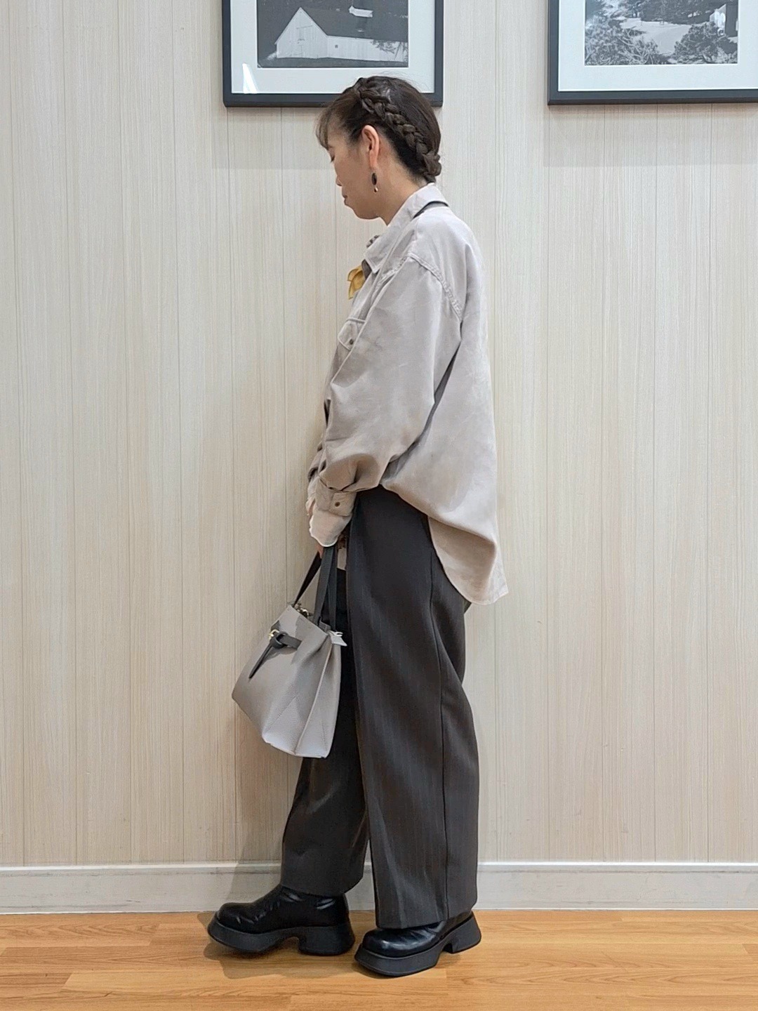 Saoさんの「SHOO･LA･RUE｜【S-LL/洗濯機可】なめらかさが心地いい。スエード調ポケットシャツ」を使ったコーディネート
