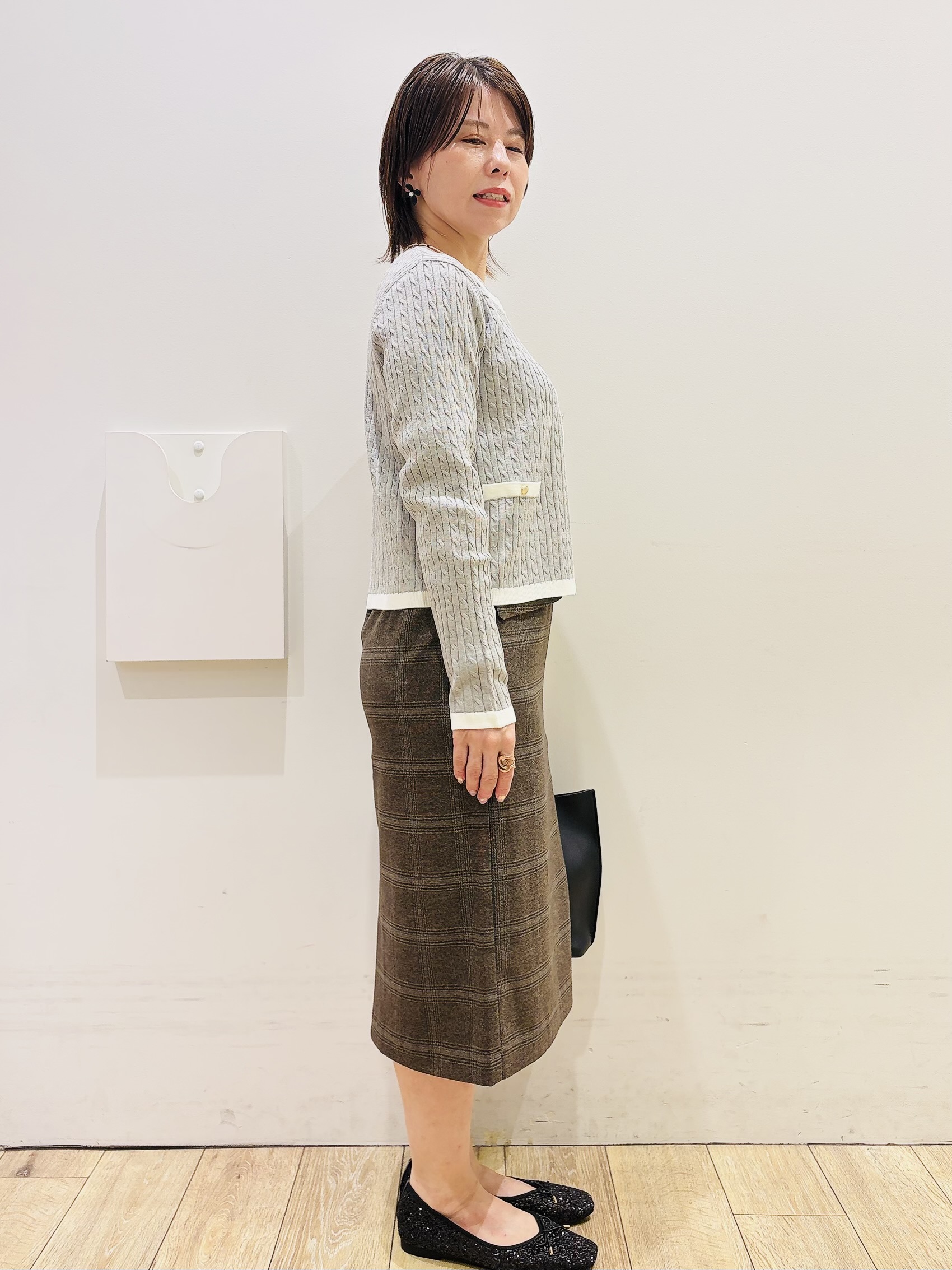 YUKOさんの「index｜バイカラーケーブルカーディガン【洗濯機OK】」を使ったコーディネート