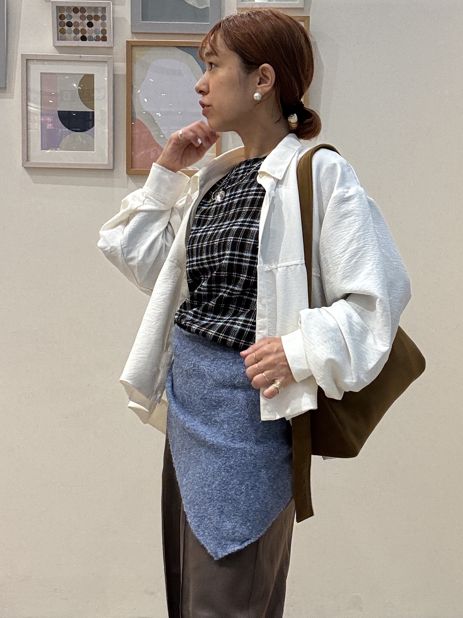 たけぴさんの「SHOO･LA･RUE｜【S-LL/洗濯機可】インせず即こなれる 裾バルーンシャツ」を使ったコーディネート