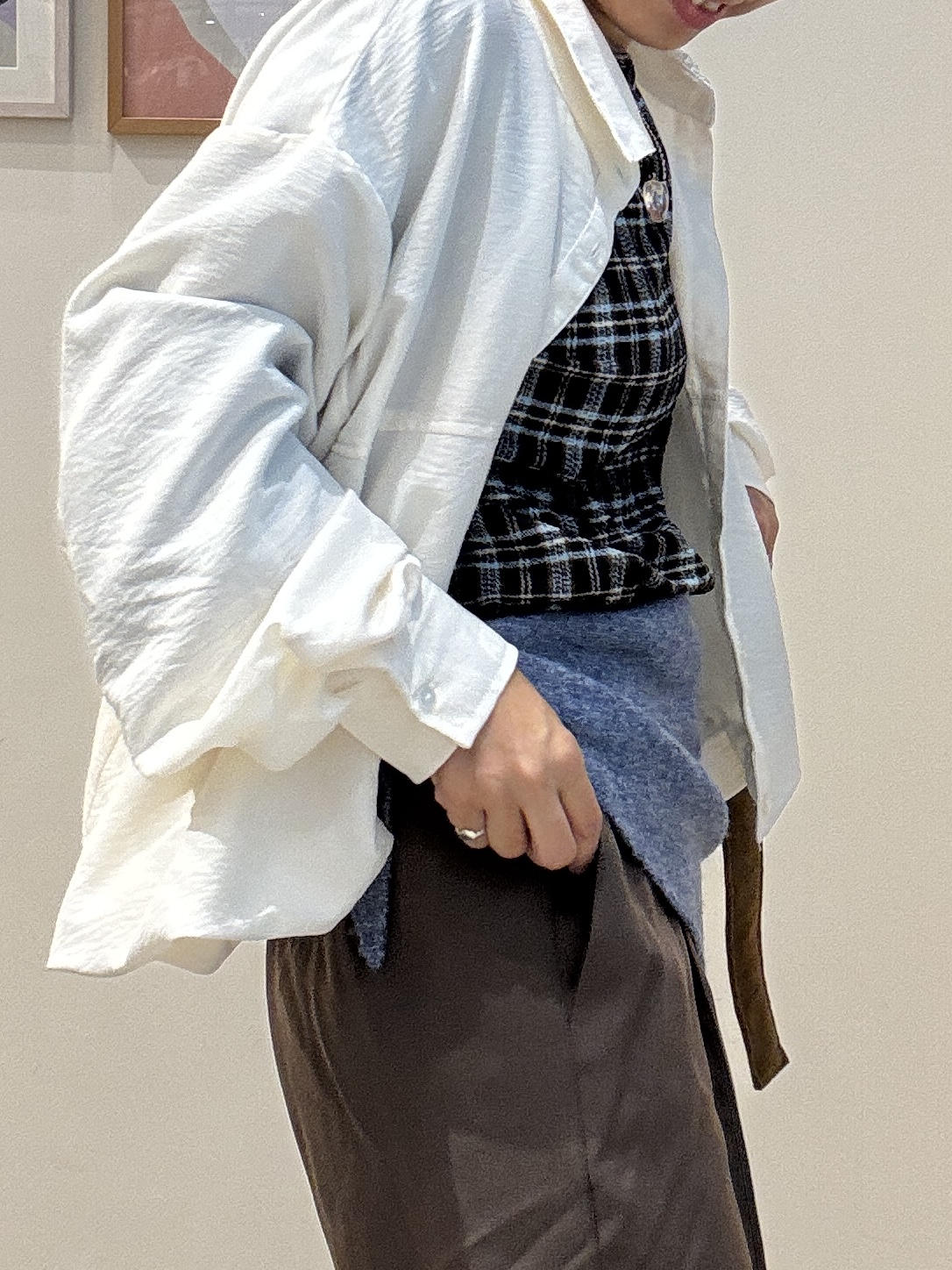 たけぴさんの「SHOO･LA･RUE｜【S-LL/洗濯機可】インせず即こなれる 裾バルーンシャツ」を使ったコーディネート