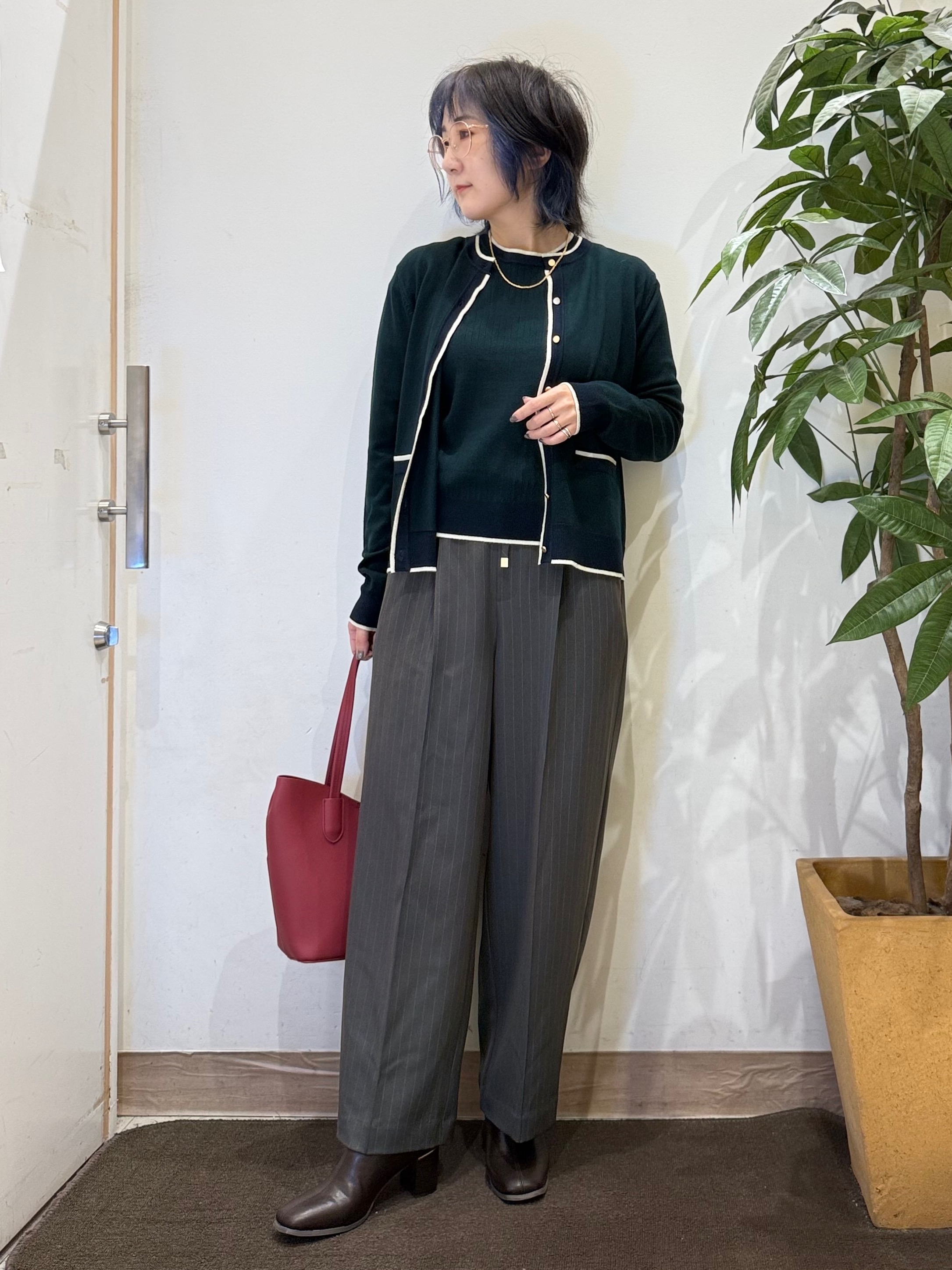 misakiさんの「SHOO･LA･RUE｜【S-LL/洗濯機可】配色使いが目を惹く クルーネックニットカーディガン」を使ったコーディネート