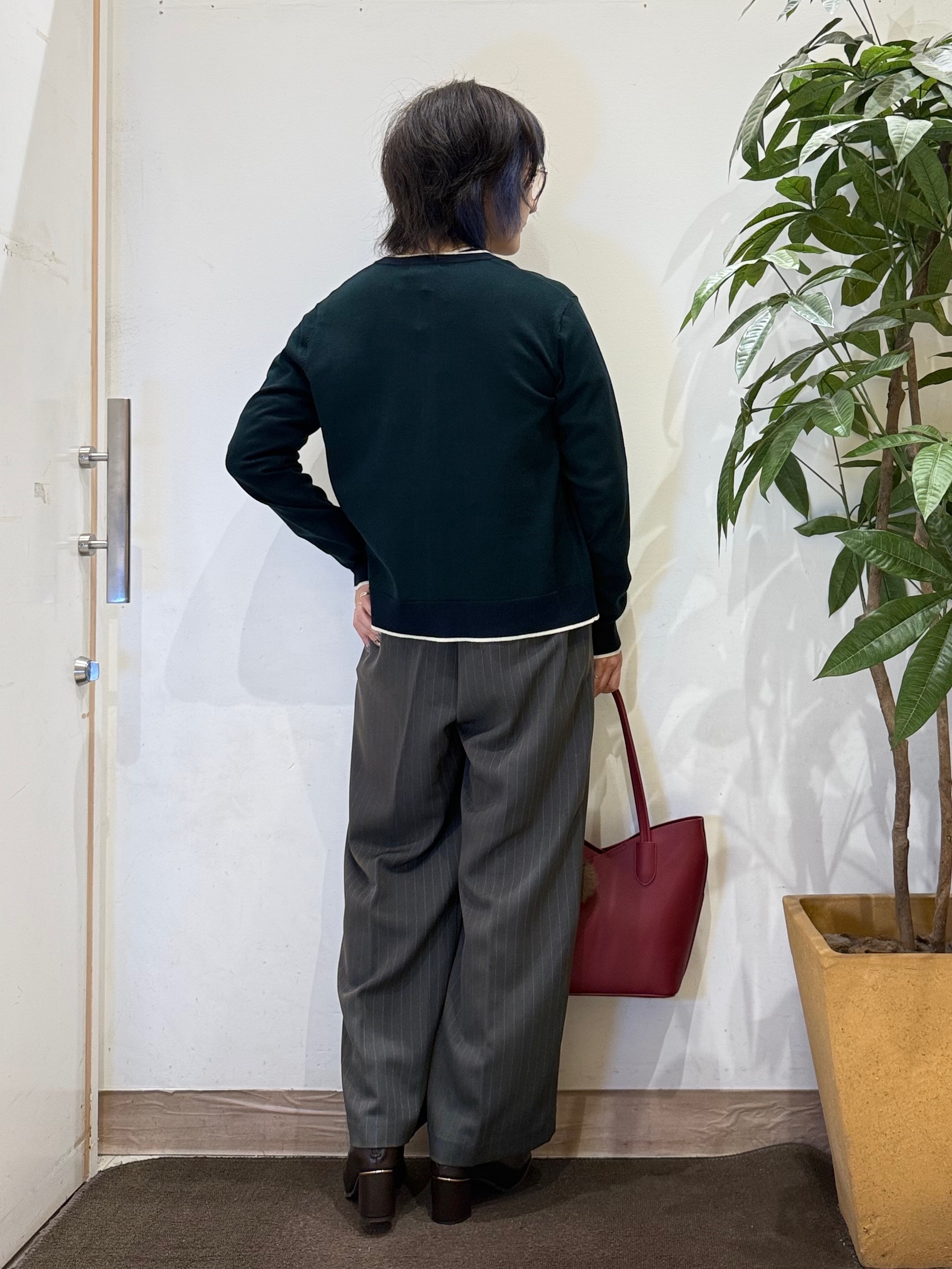 misakiさんの「SHOO･LA･RUE｜【S-LL/洗濯機可】配色使いが目を惹く クルーネックニットカーディガン」を使ったコーディネート