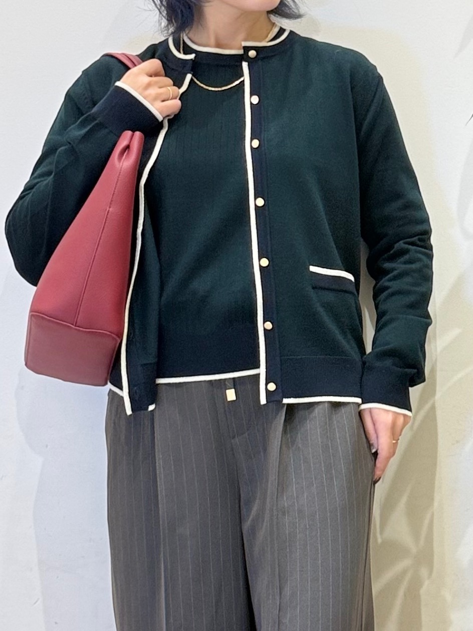 misakiさんの「SHOO･LA･RUE｜【S-LL/洗濯機可】配色使いが目を惹く クルーネックニットカーディガン」を使ったコーディネート