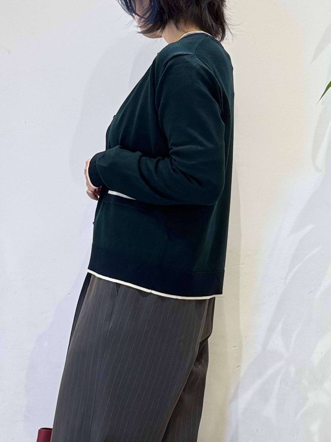misakiさんの「SHOO･LA･RUE｜【S-LL/洗濯機可】配色使いが目を惹く クルーネックニットカーディガン」を使ったコーディネート