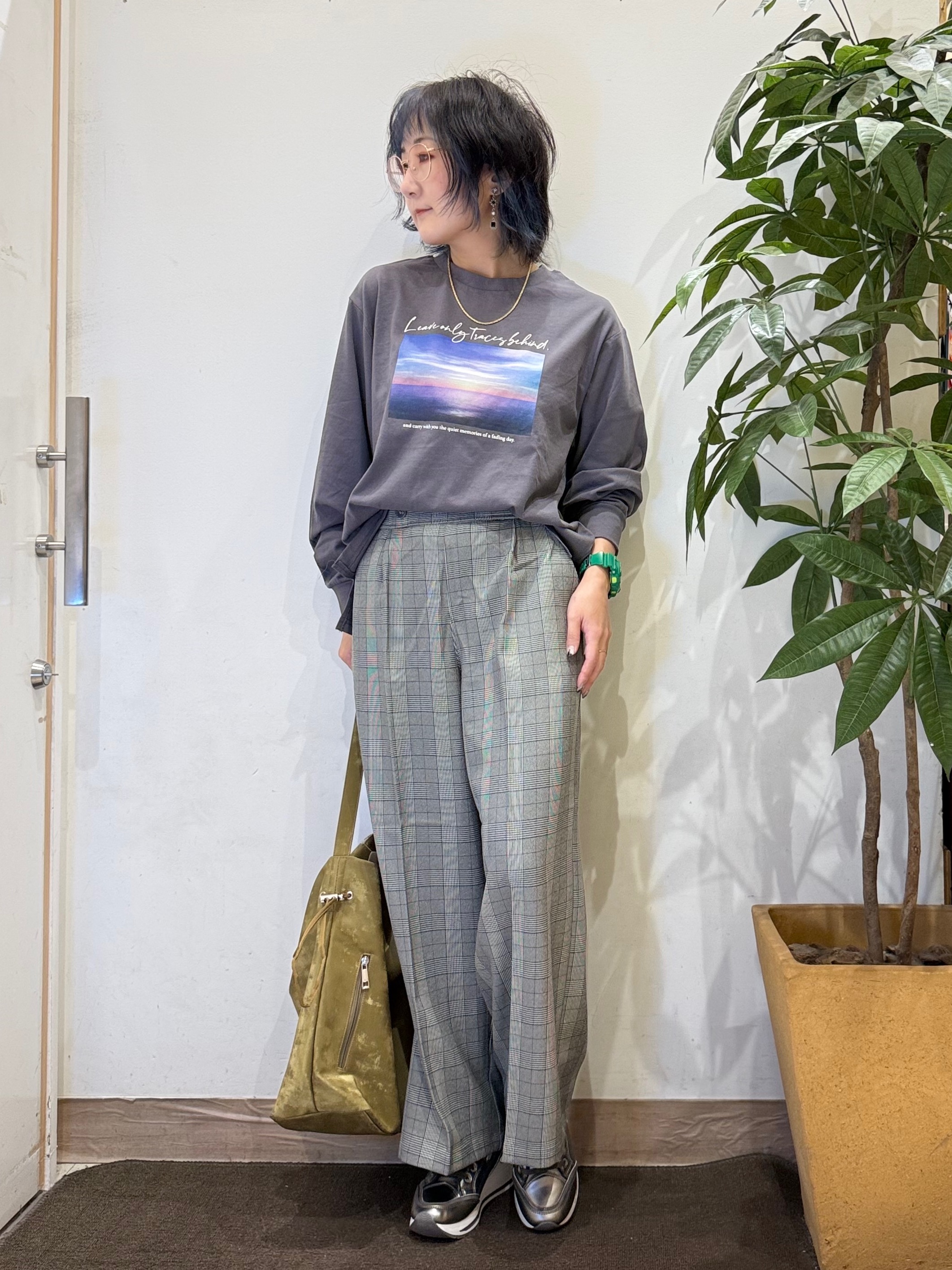 misakiさんの「SHOO･LA･RUE｜【S-LL】デイリー使いに 選べる6柄プリントロンT」を使ったコーディネート