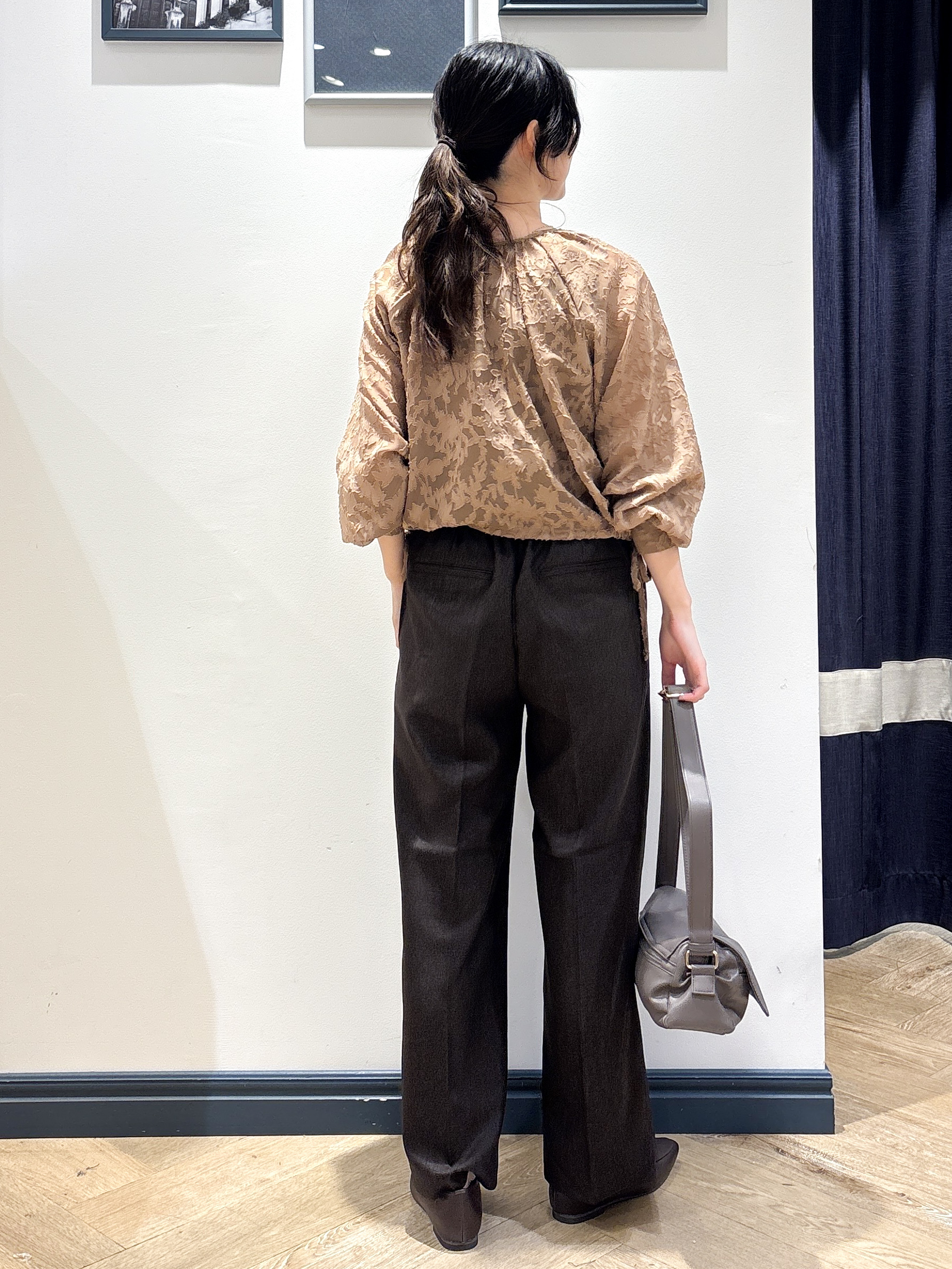 ayakaさんの「grove｜上品に華やぐ シアージャカードブラウス」を使ったコーディネート