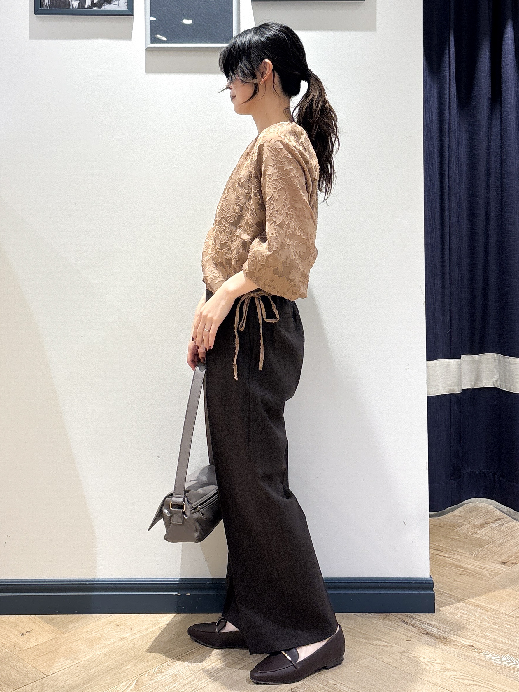 ayakaさんの「grove｜上品に華やぐ シアージャカードブラウス」を使ったコーディネート