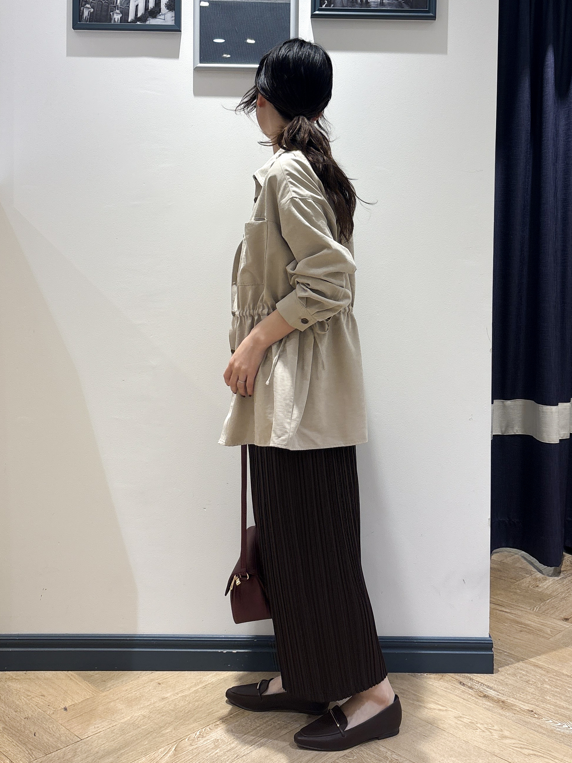 ayakaさんの「grove｜【羽織りでも、1枚着でも】スエードライクドロストシャツ」を使ったコーディネート