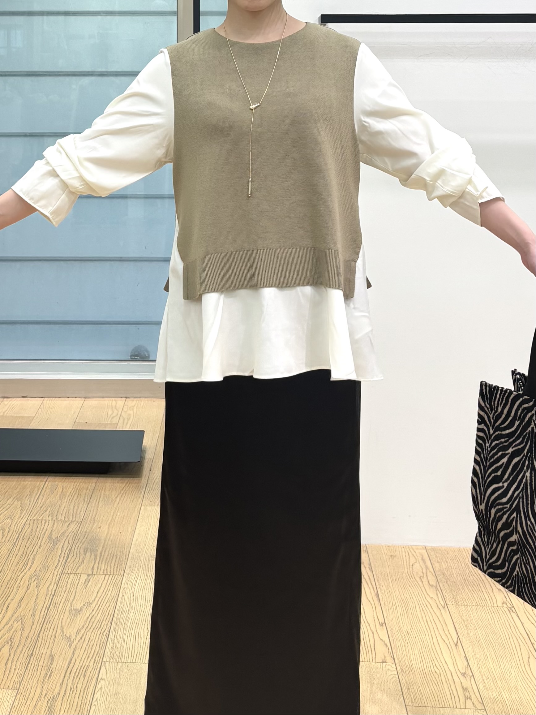 asamiさんの「INDIVI｜【洗える／1枚でコーデ完成】重ね着風ニットトップス」を使ったコーディネート