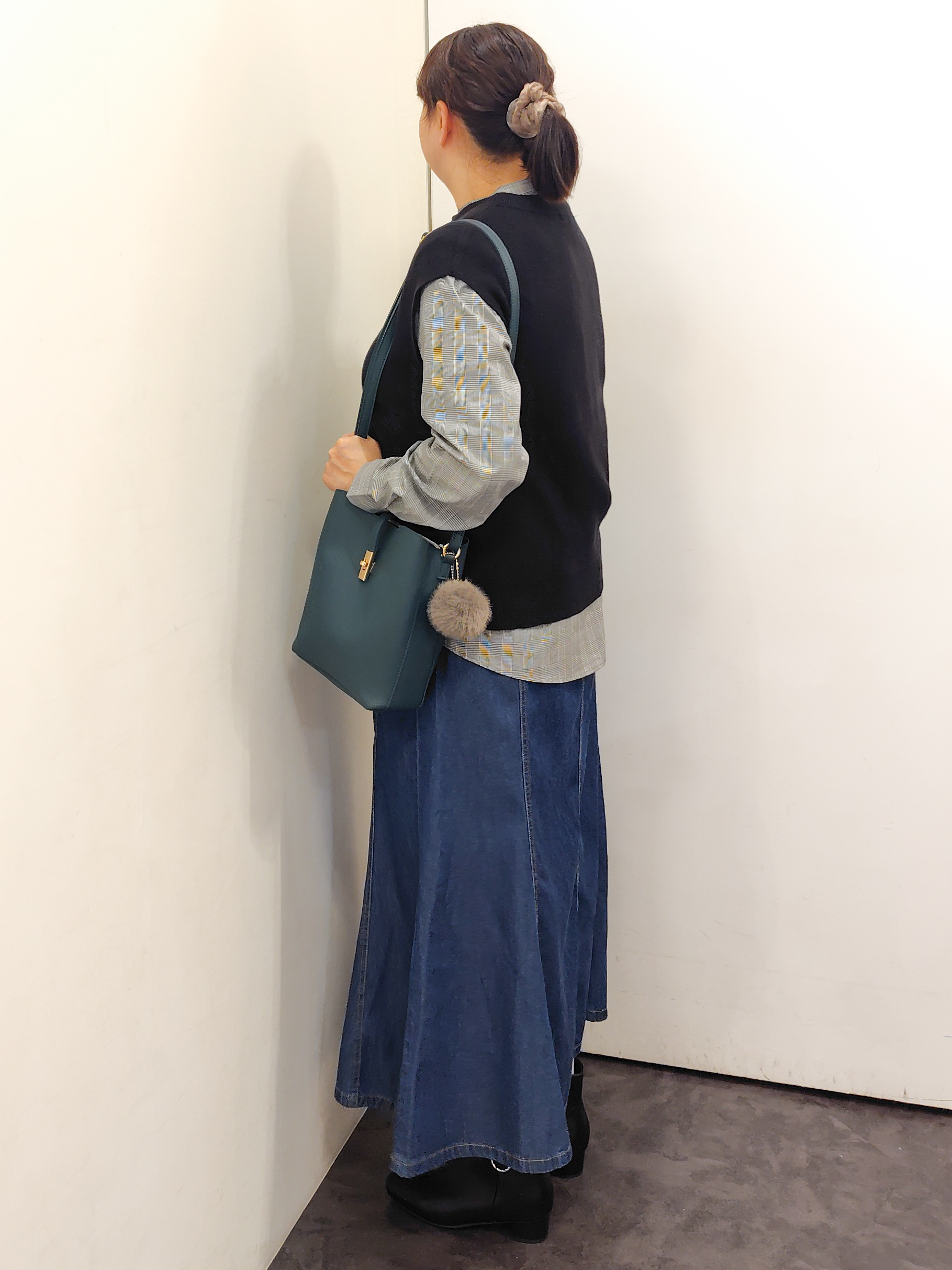 こんちゃんさんの「grove｜【時短・着回し】ニットベスト&times;シャツSET」を使ったコーディネート