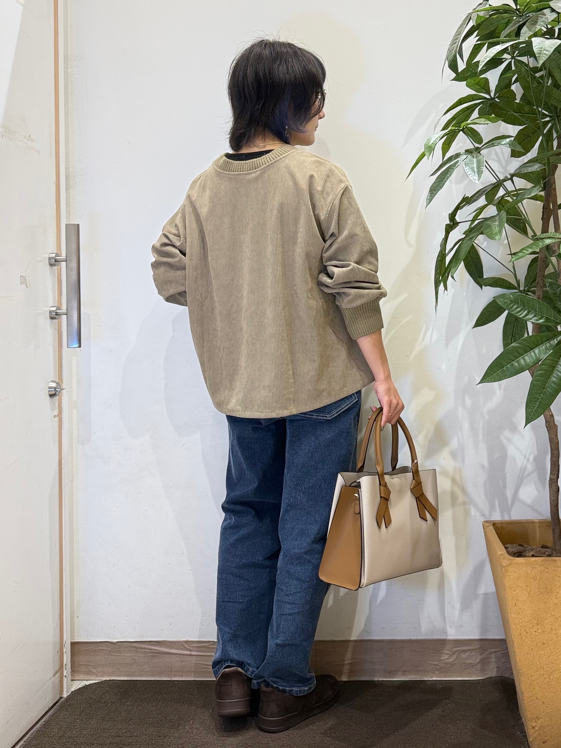 misakiさんの「SHOO･LA･RUE｜コーデの幅が広がる！コーデュロイ2WAYプルオーバー」を使ったコーディネート