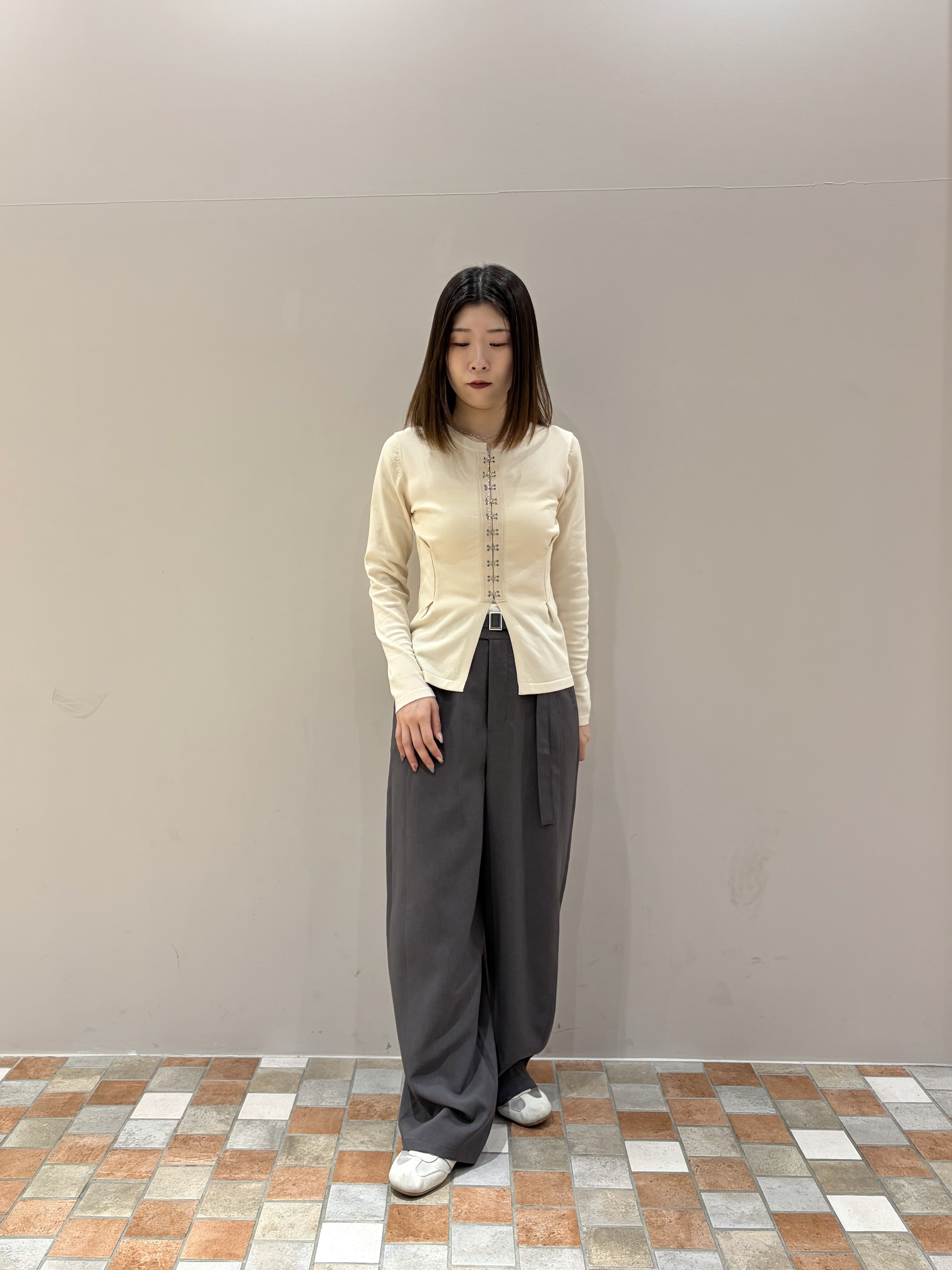 amiさんの「INDIVI｜ラインロングネックレス」を使ったコーディネート