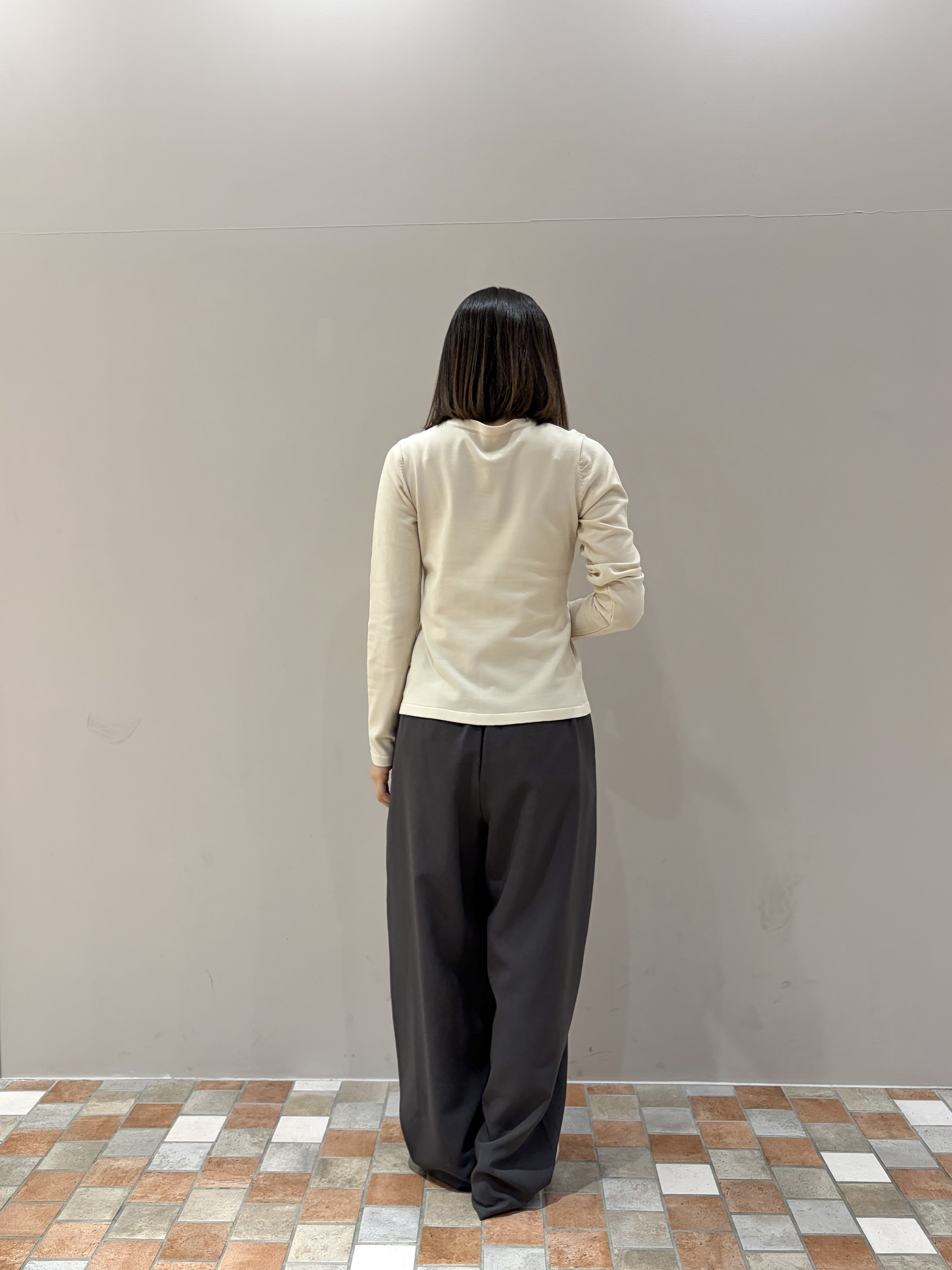amiさんの「INDIVI｜ラインロングネックレス」を使ったコーディネート