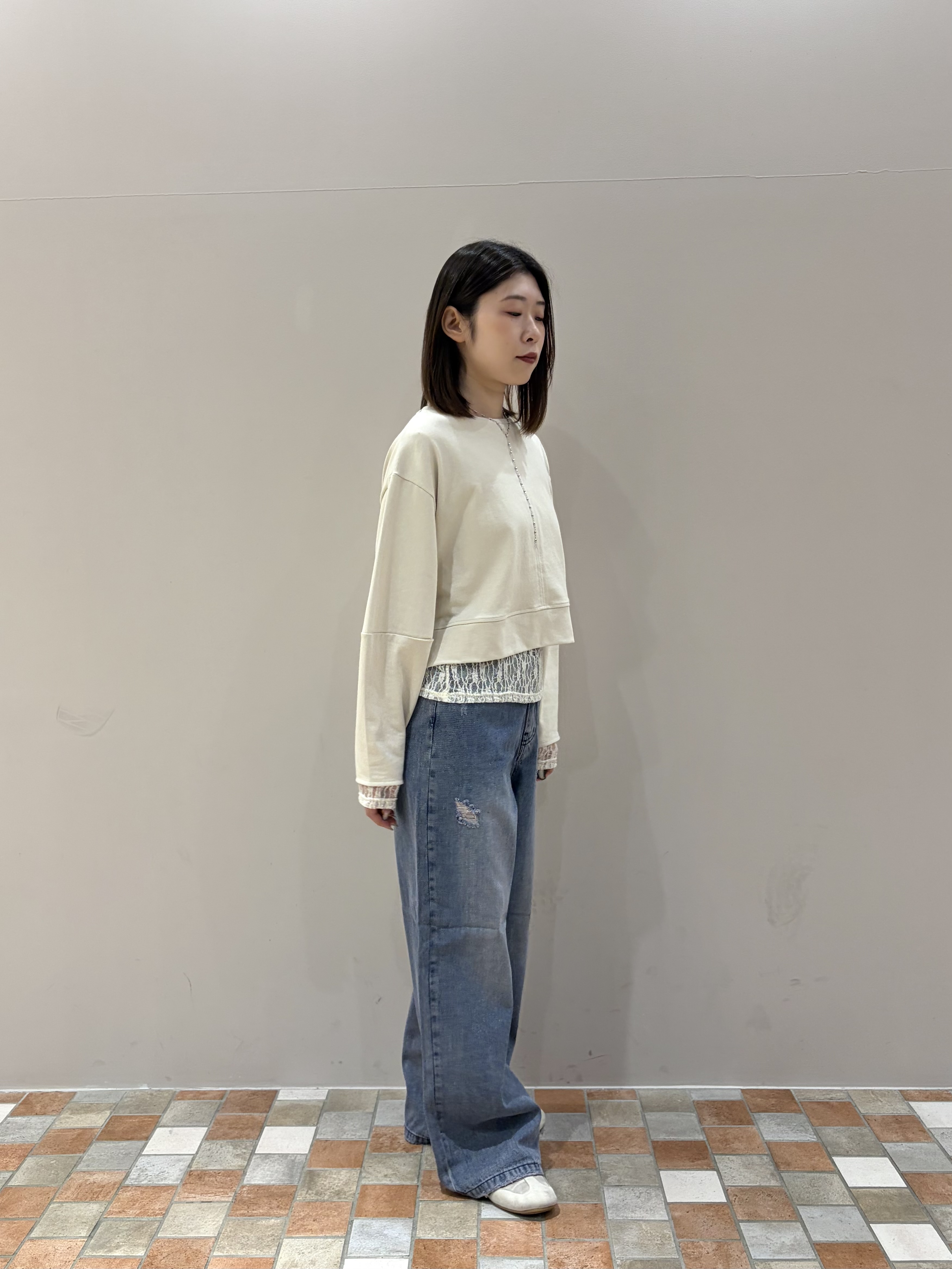 amiさんの「INDIVI｜ラインロングネックレス」を使ったコーディネート