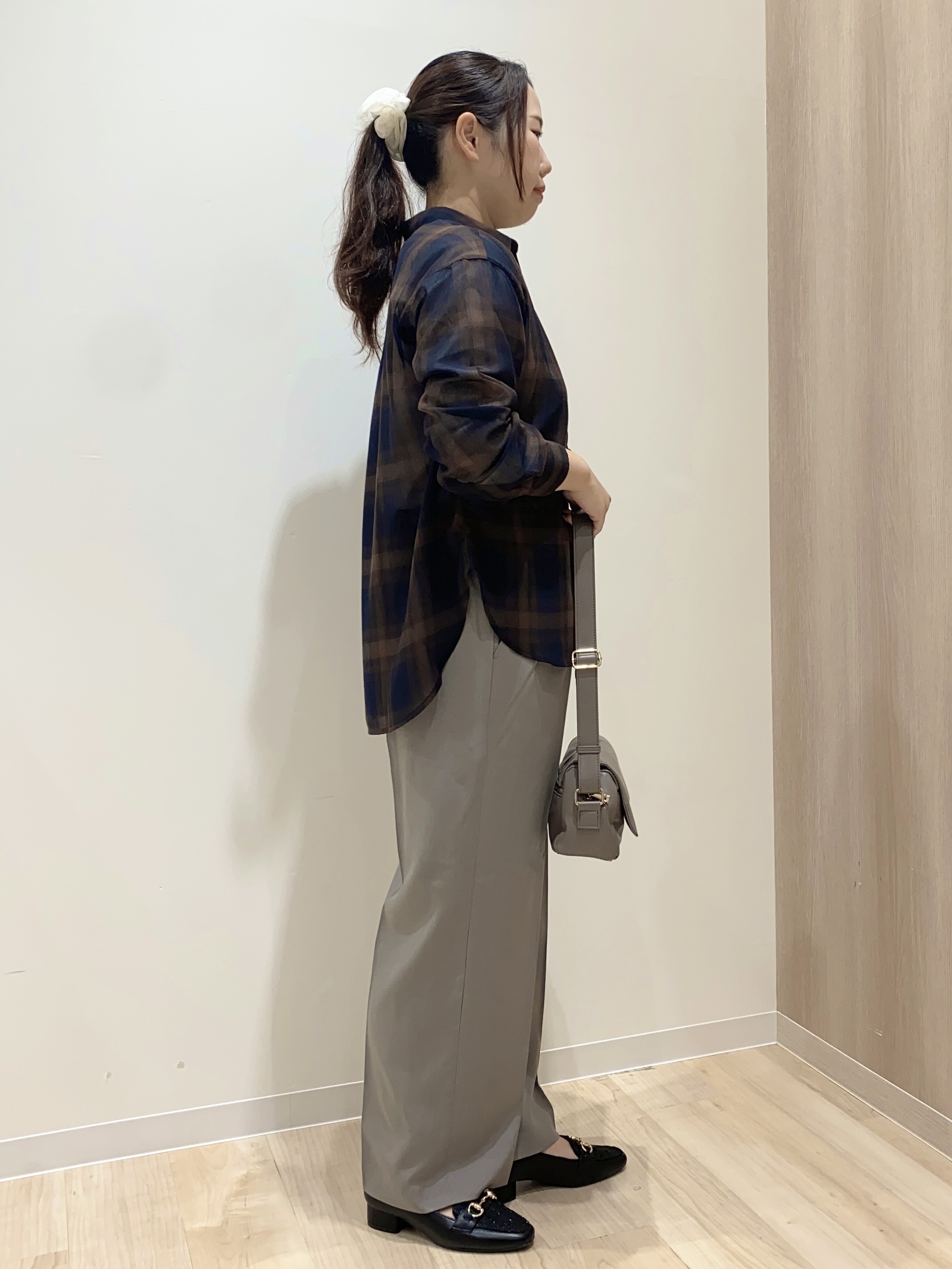 HANAさんの「grove｜シアーオンブレチェックシャツ」を使ったコーディネート