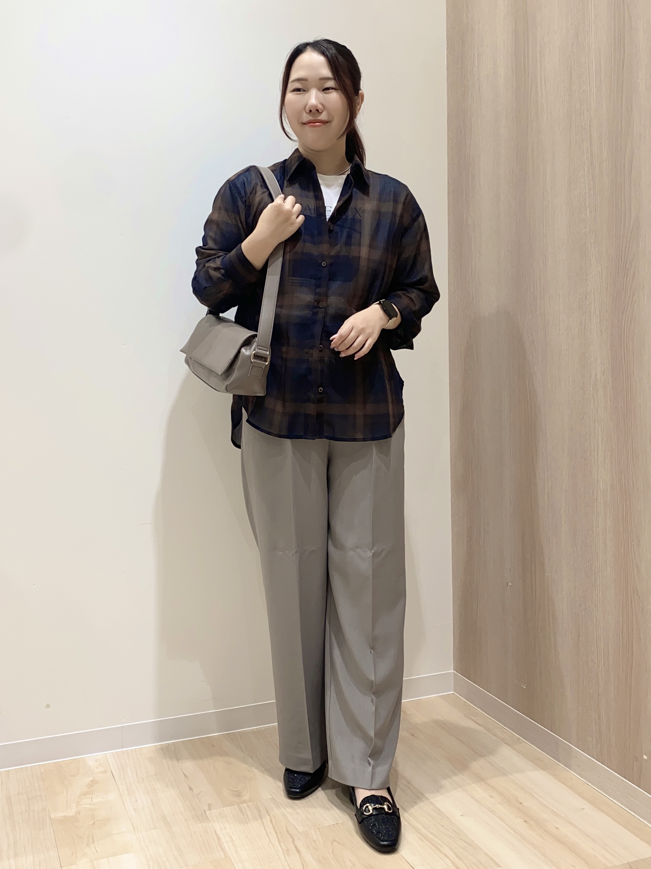 HANAさんの「grove｜シアーオンブレチェックシャツ」を使ったコーディネート