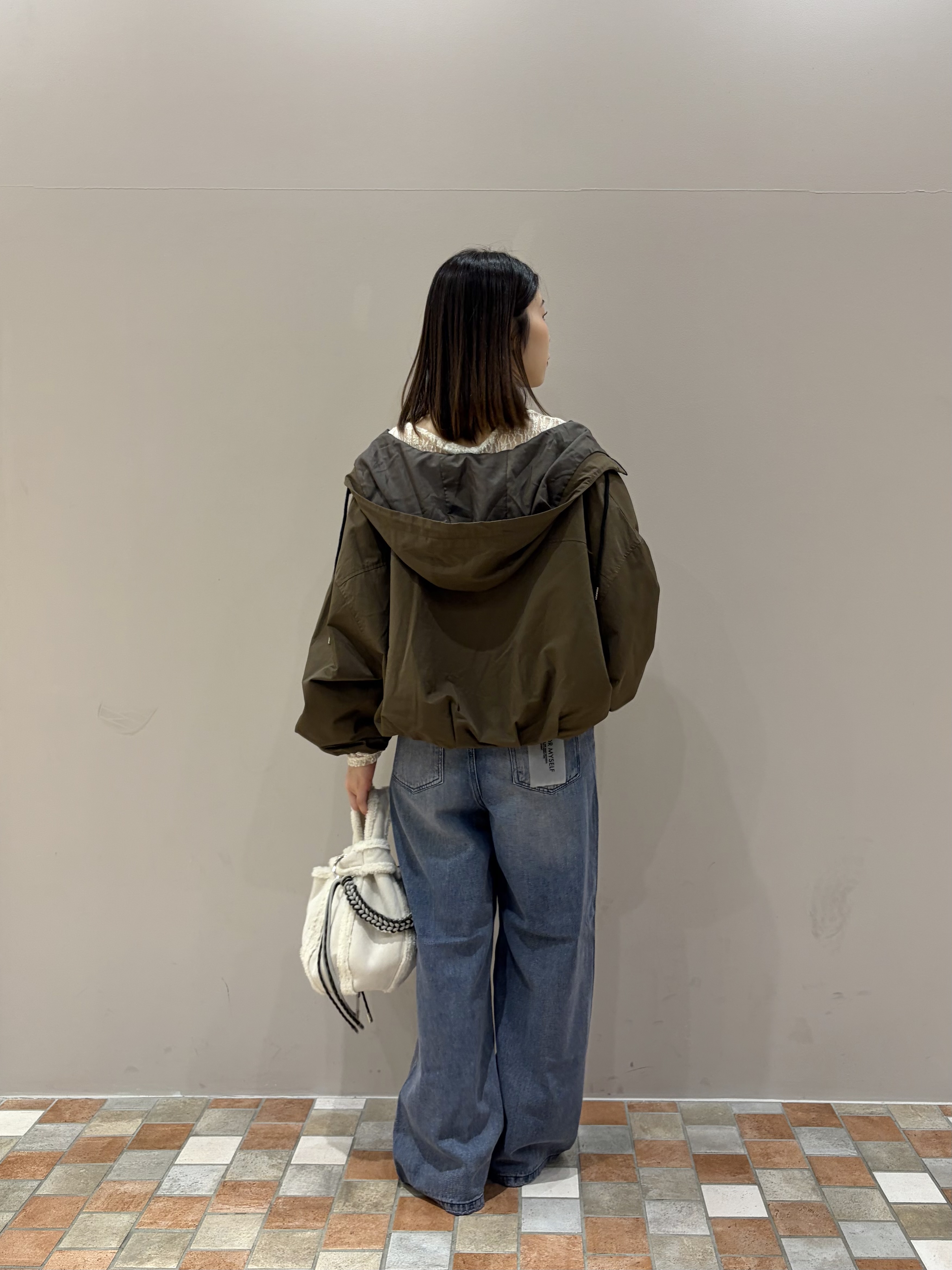 amiさんの「INDIVI｜ラインロングネックレス」を使ったコーディネート