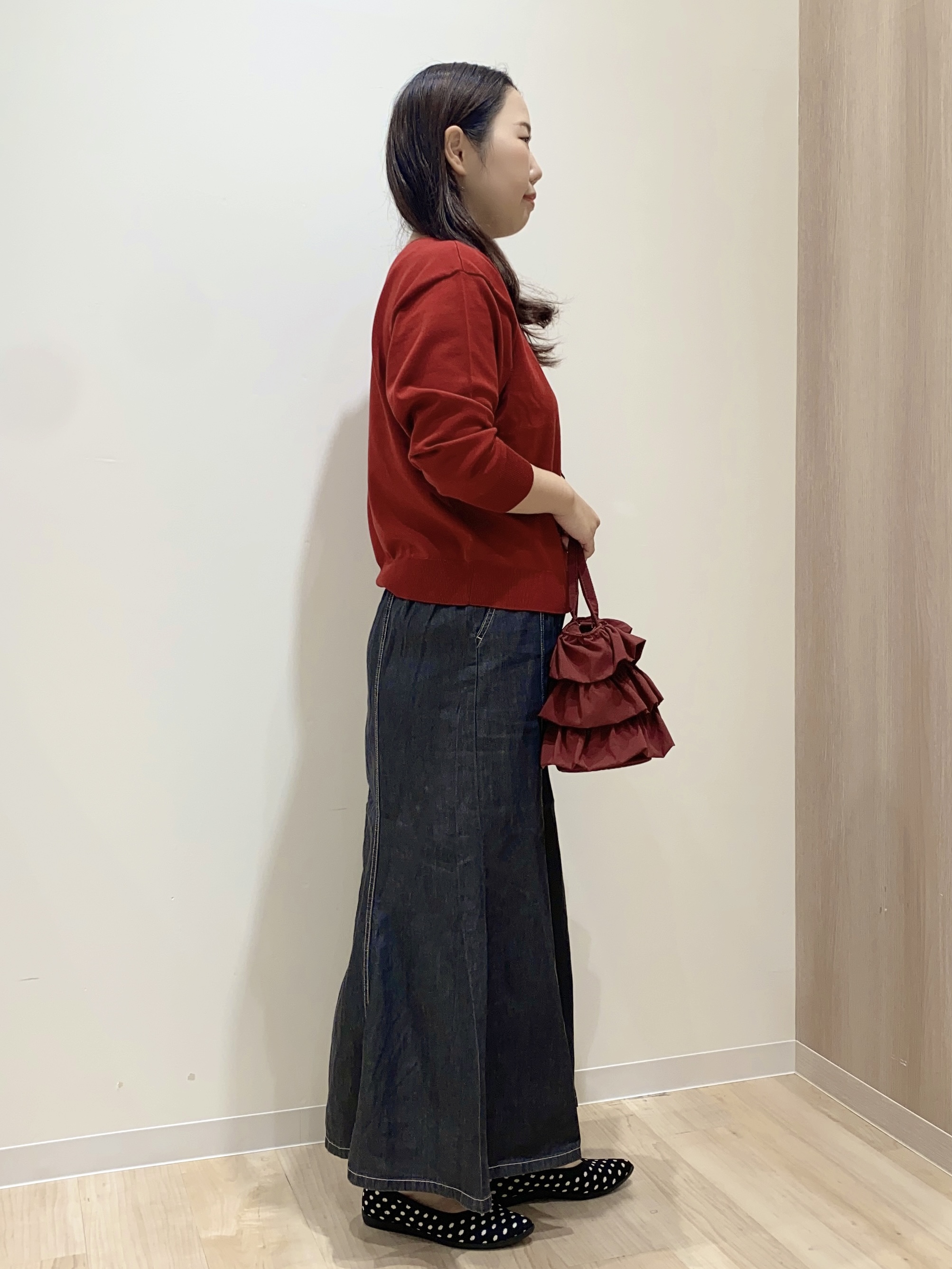 HANAさんの「grove｜【前後2WAY】さりげなく、上品にきらめく ニットカーディガン」を使ったコーディネート