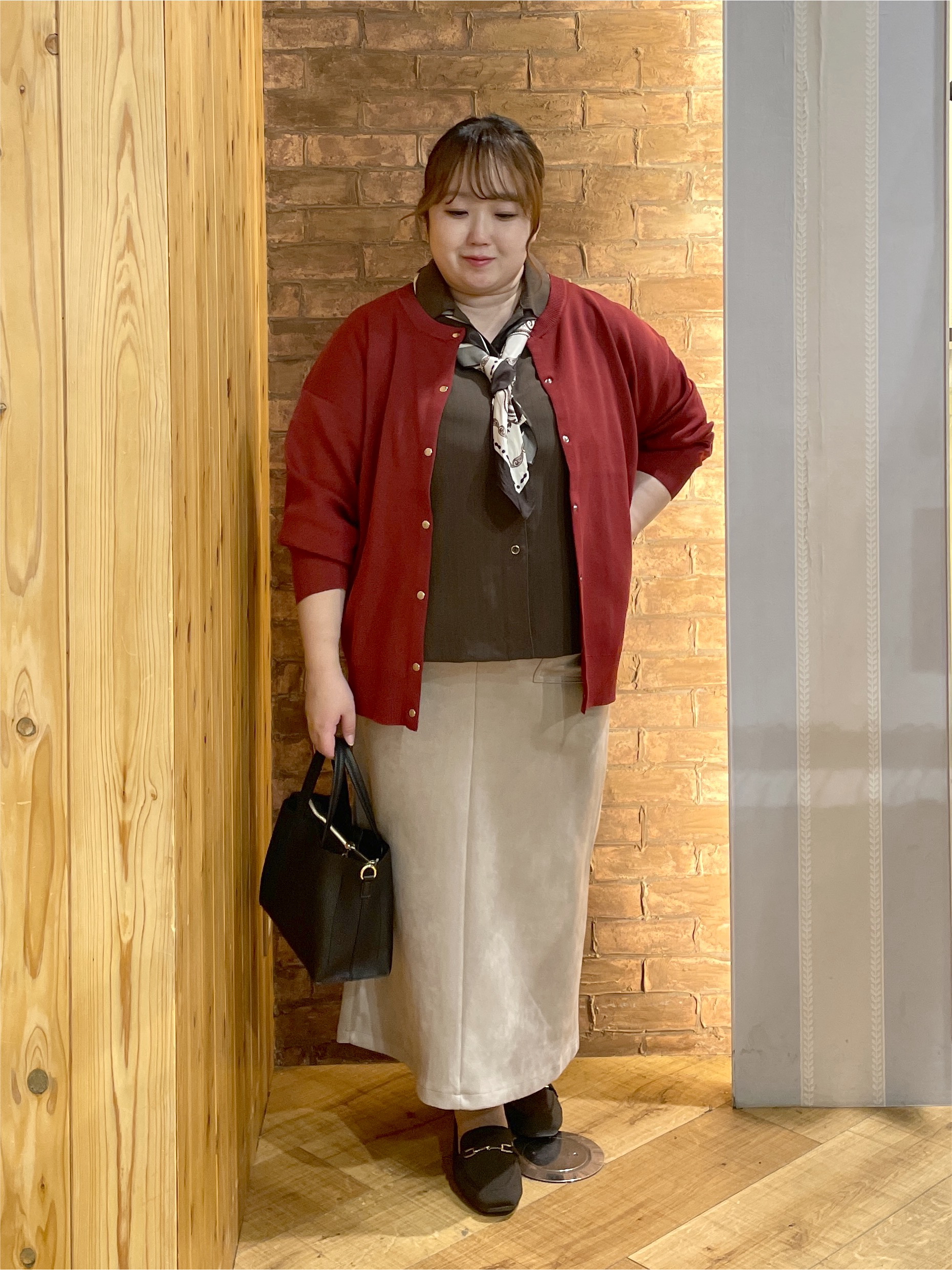 Risaさんの「SHOO･LA･RUE｜【セットアップ可/洗濯機可】軽やかに羽織れる スポンディッシュ ニットカーディガン」を使ったコーディネート