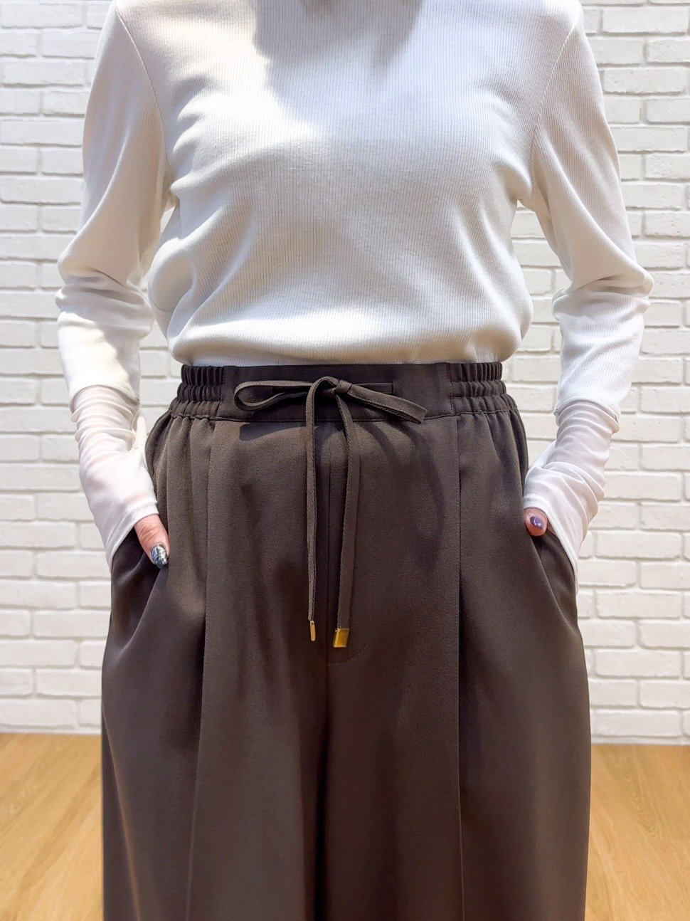𝐜𝐡𝐢𝐤𝐚さんの「SHOO･LA･RUE｜【S-LL/洗濯機可】レイヤードの幅広がる お袖チュールトップス」を使ったコーディネート