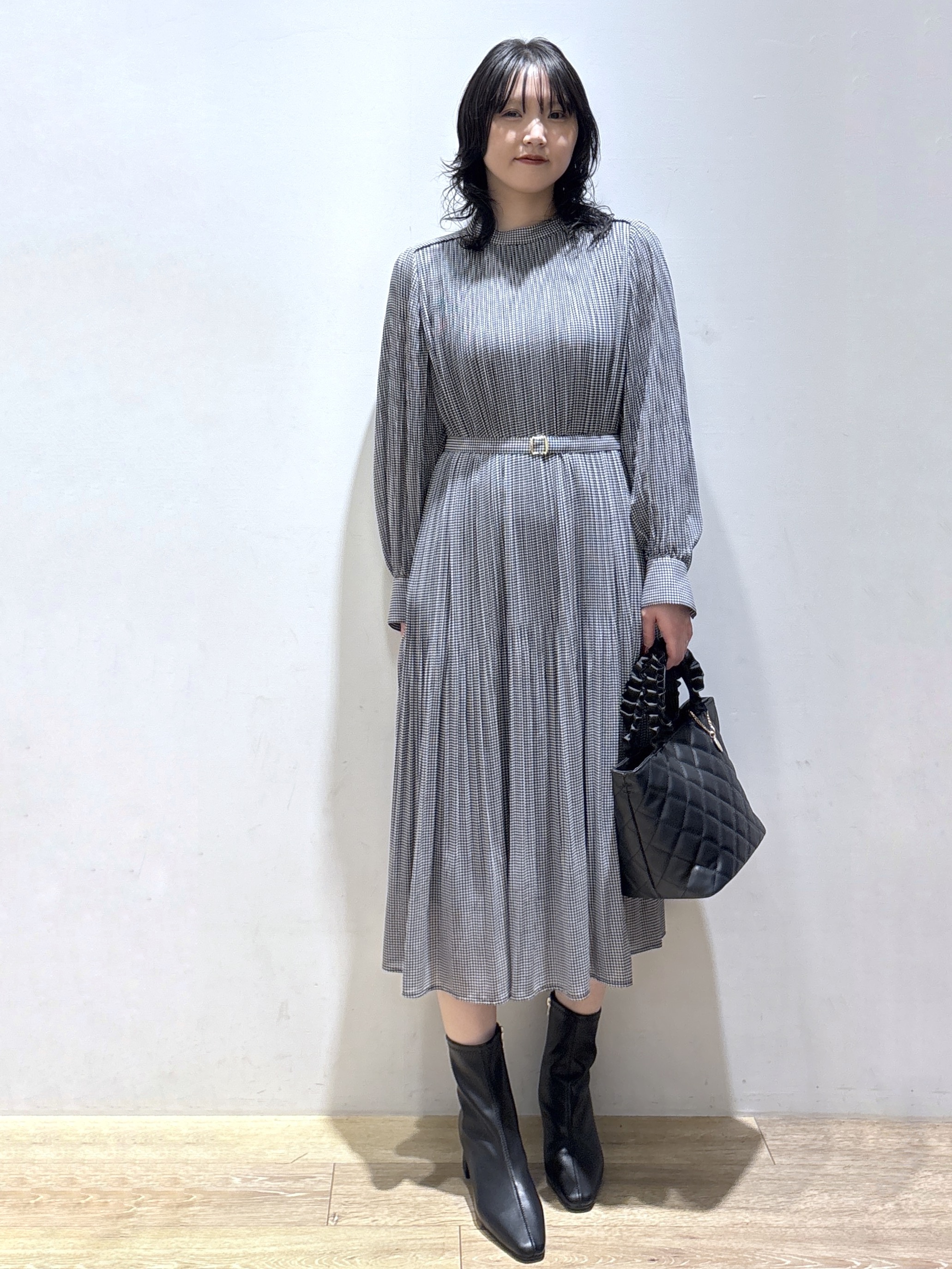 mizukiさんの「index｜【洗える】レザー調／スウェード風ノーカラーブルゾン」を使ったコーディネート