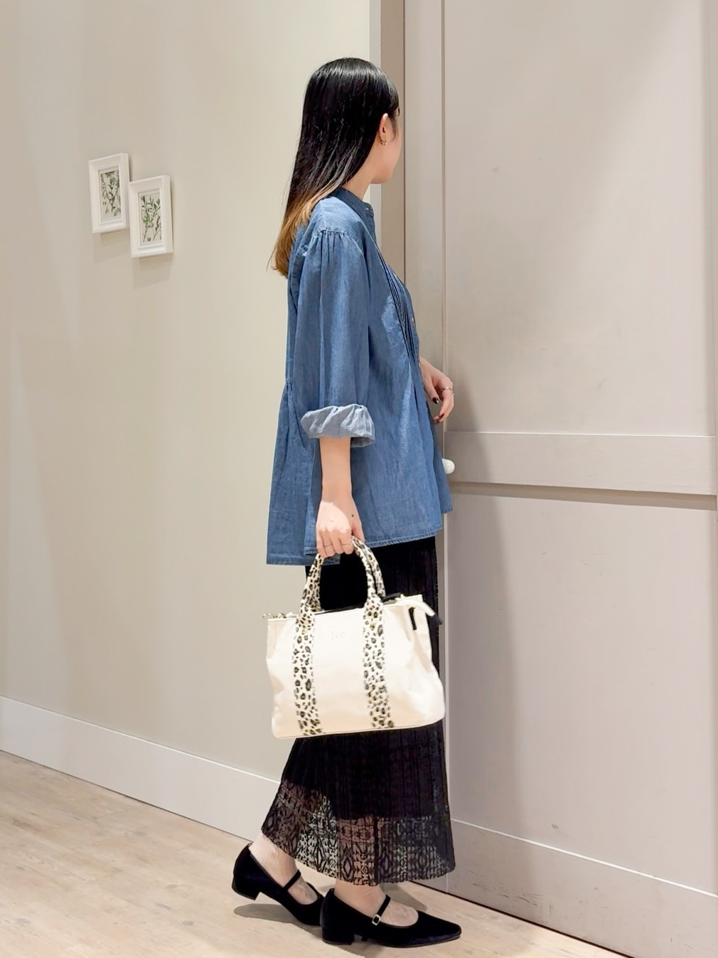 Mayuさんの「grove｜軽やかなデニムで、女性らしく　ピンタックデニムダンガリーブラウス」を使ったコーディネート