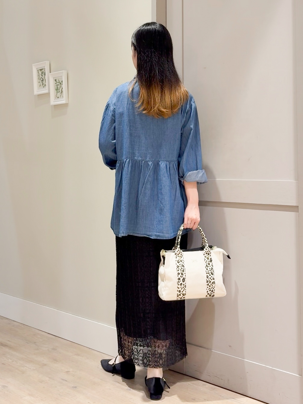 Mayuさんの「grove｜軽やかなデニムで、女性らしく　ピンタックデニムダンガリーブラウス」を使ったコーディネート