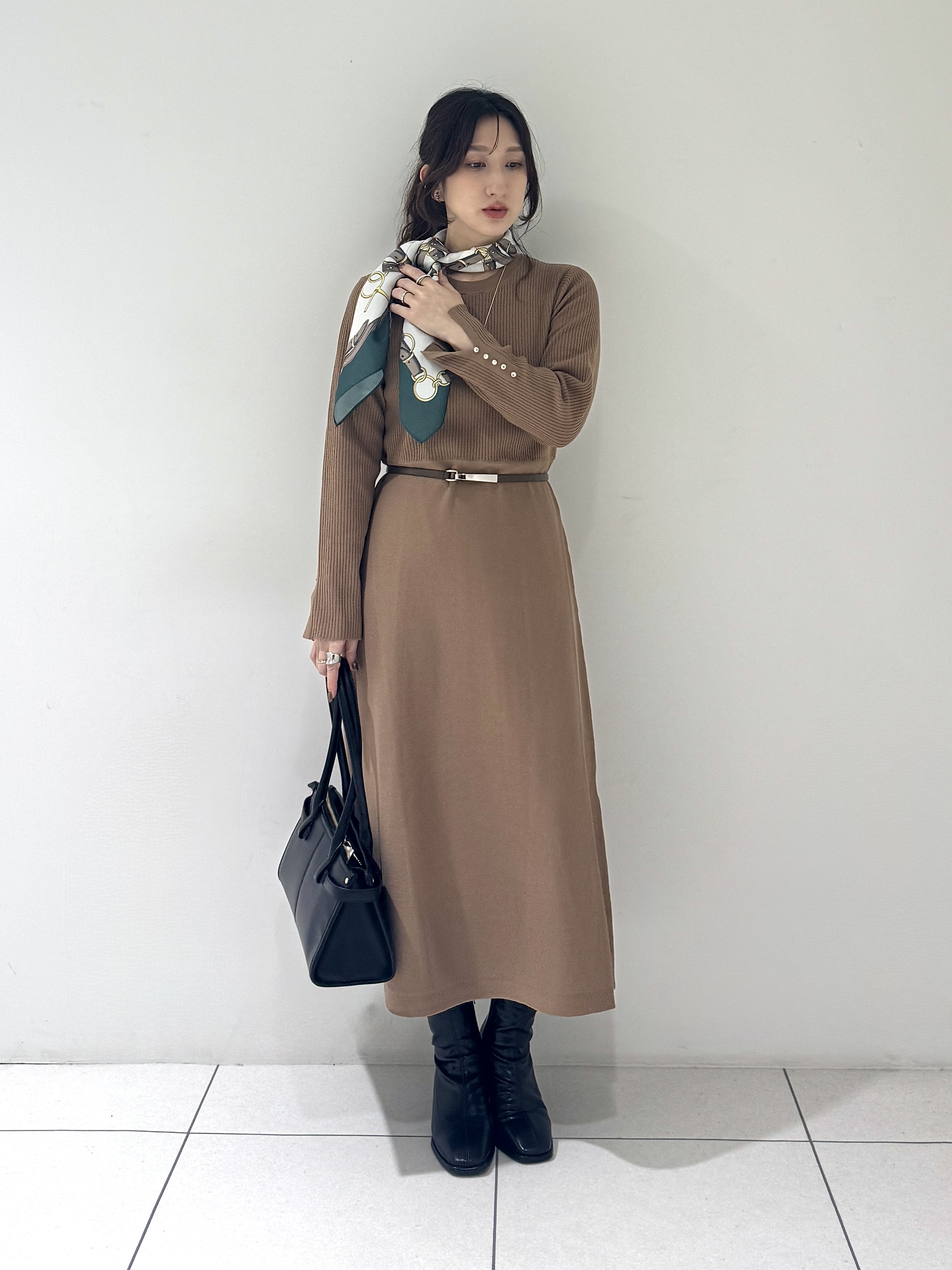 そんさんの「INDIVI｜【一着でコーデ完成！】ニットコンビ 美スタイルワンピース」を使ったコーディネート
