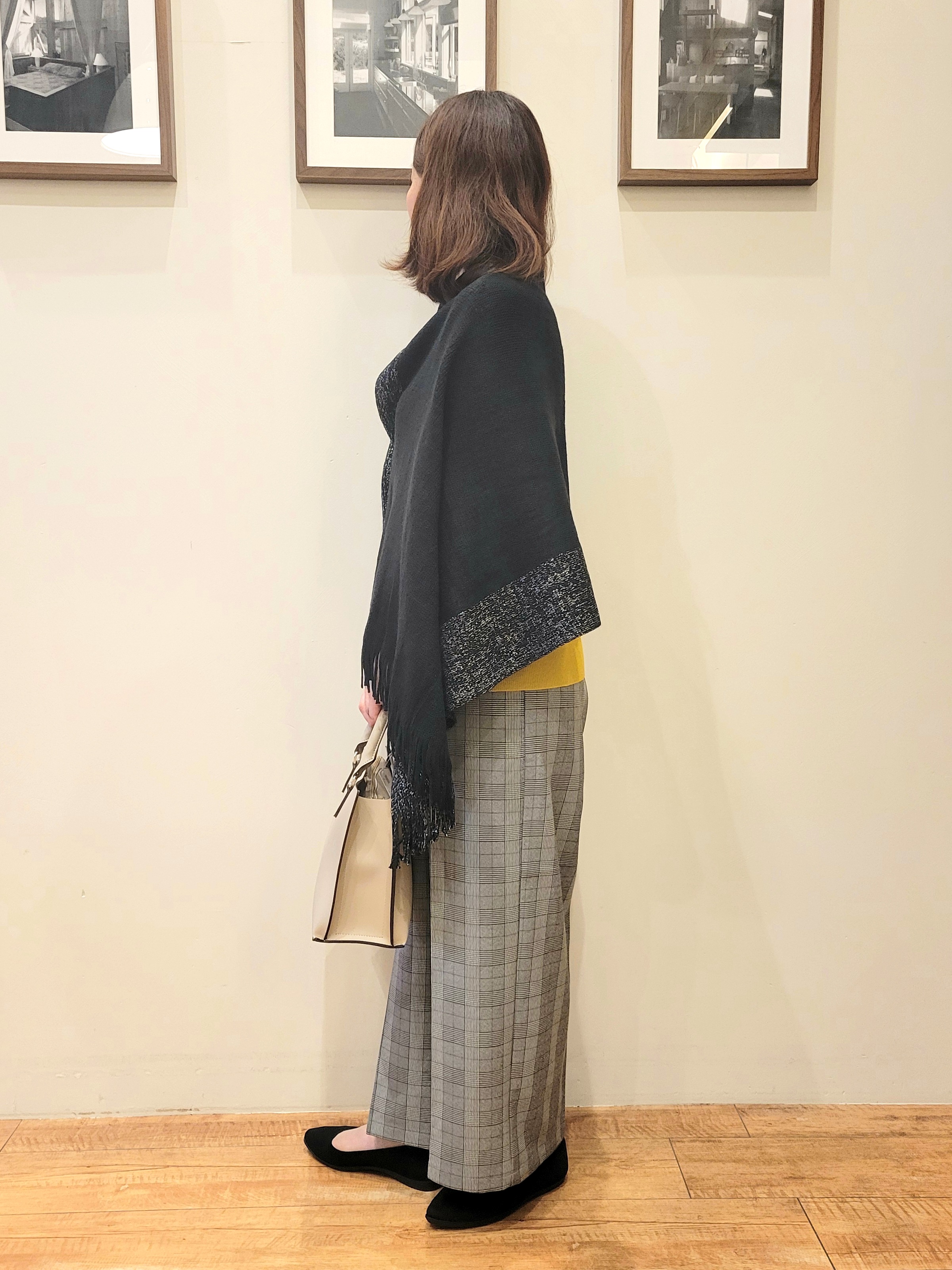 ユウさんの「SHOO･LA･RUE｜【毛玉になりにくい】パール調ボタンが女性らしさをプラス ガーター切替 7分袖ドルマンニット」を使ったコーディネート