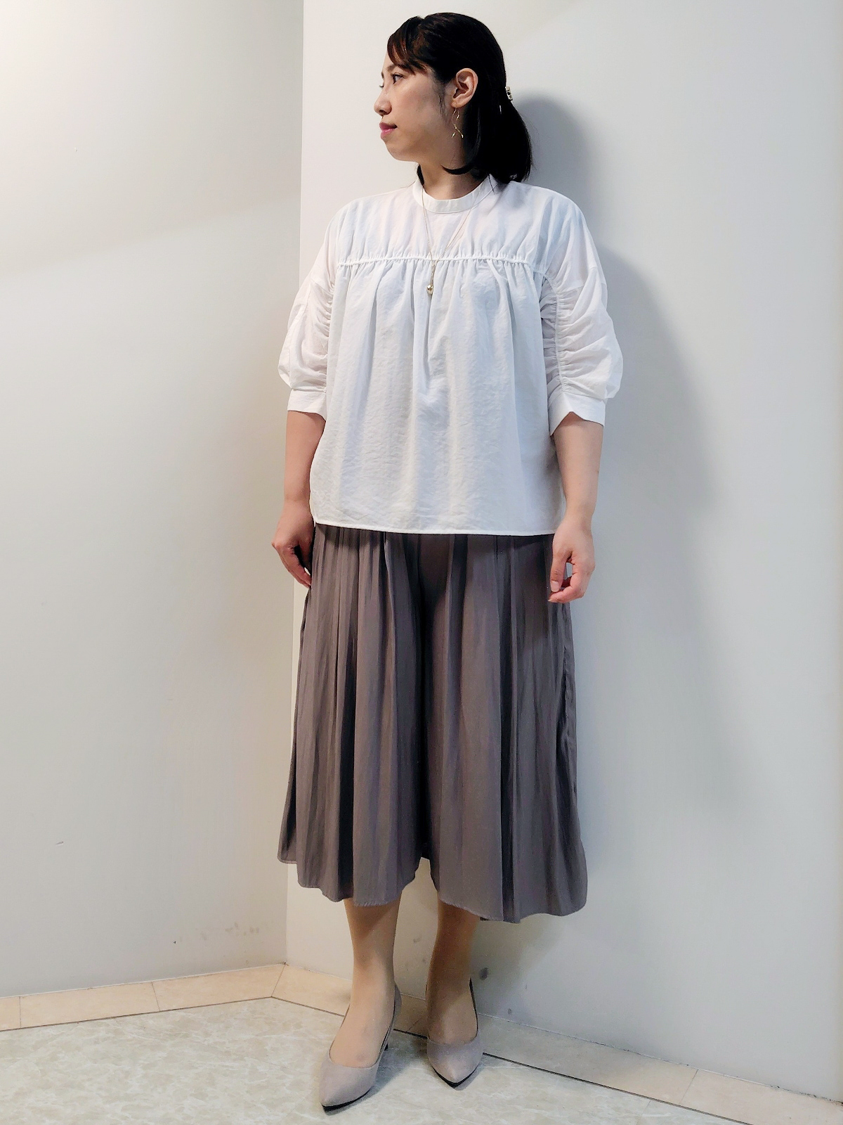 エリさんの「Reflect｜【手洗い可】プチハイネック ギャザーブラウス」を使ったコーディネート