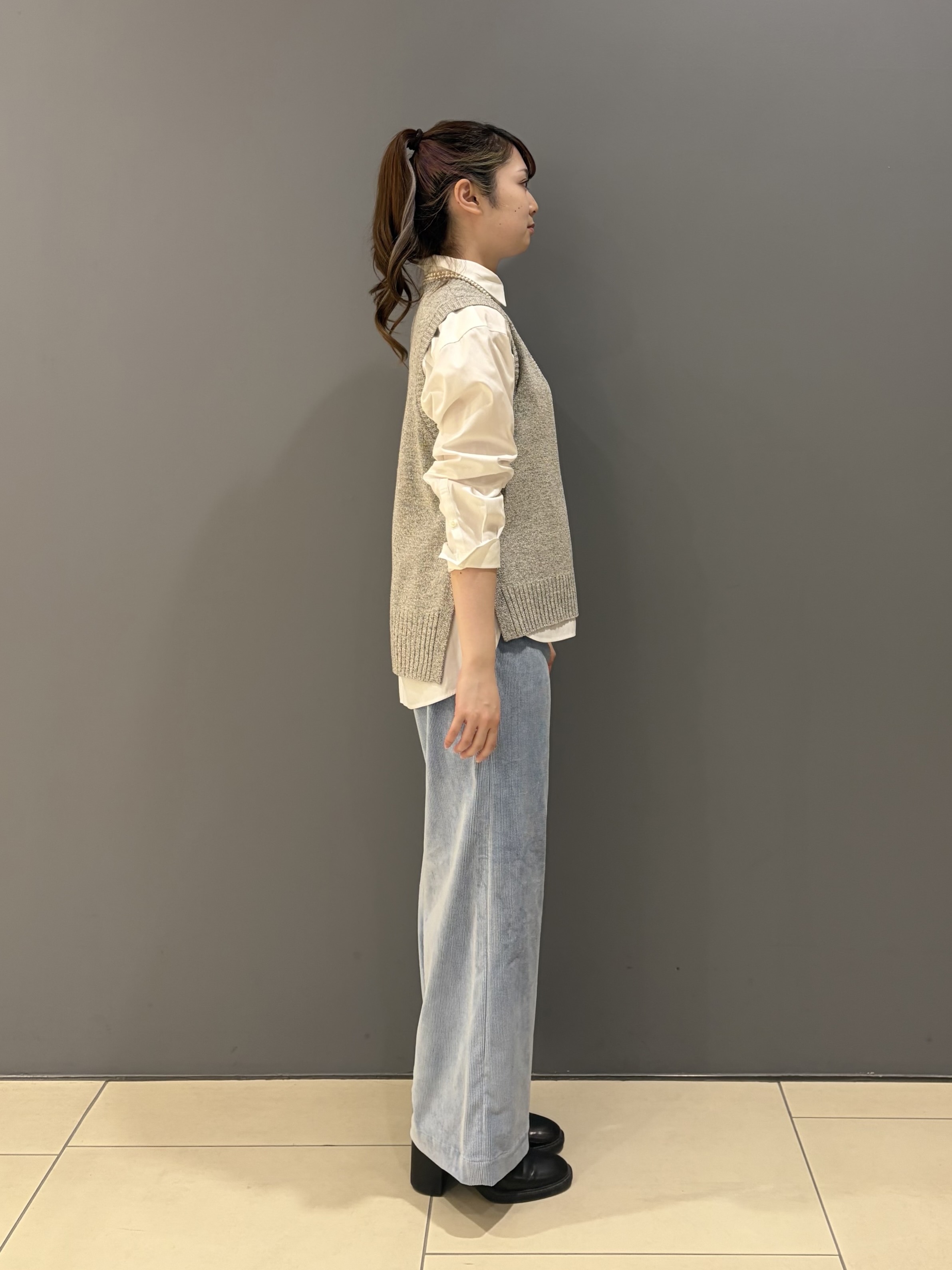 miさんの「UNTITLED｜【5色展開/手洗い可】ローシルクウールニットベスト」を使ったコーディネート