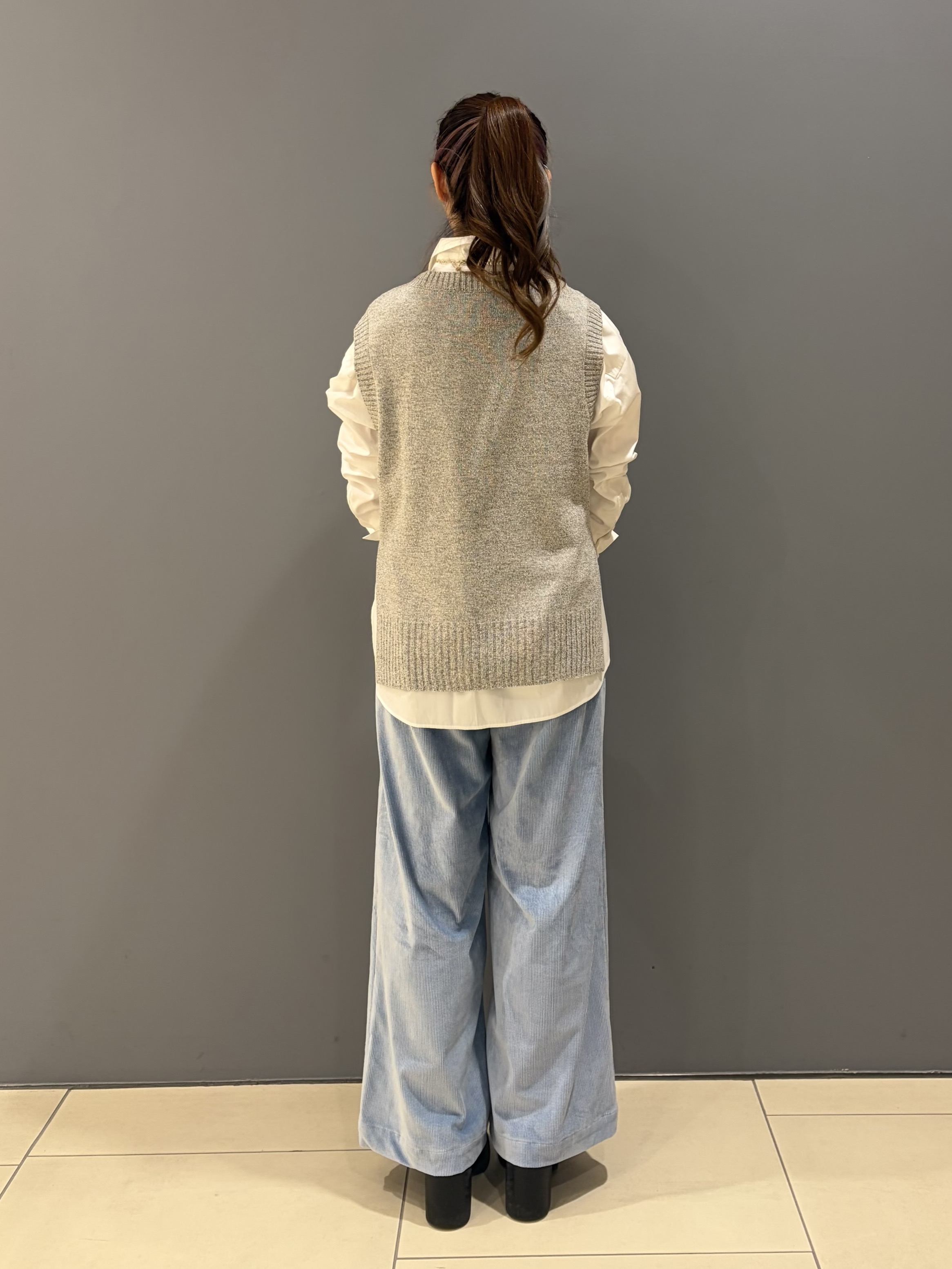 miさんの「UNTITLED｜【5色展開/手洗い可】ローシルクウールニットベスト」を使ったコーディネート