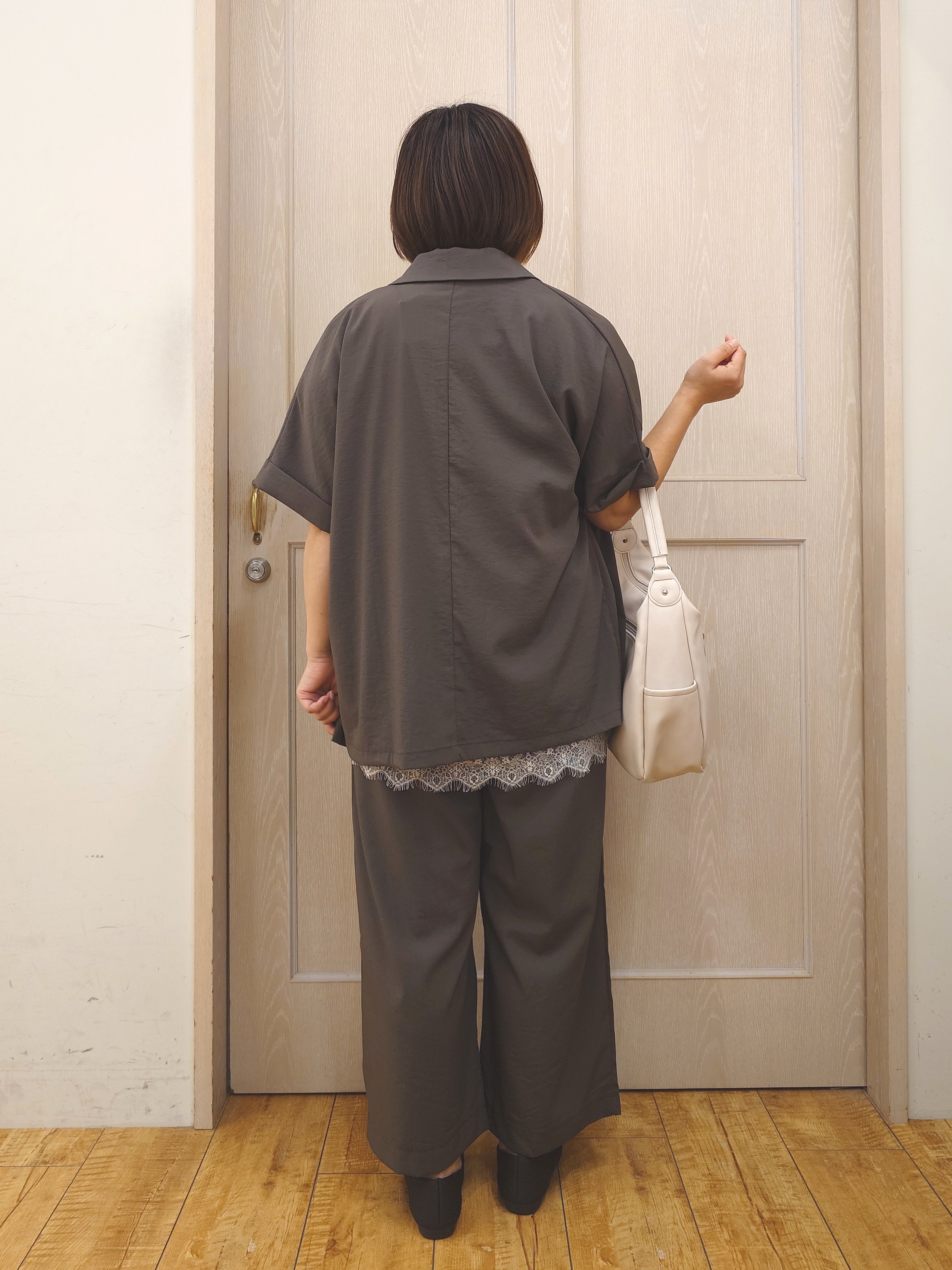 とろろさんの「SHOO･LA･RUE｜【高レビュー/洗濯機可/セットアップ可】軽凛(かろりん) 半袖ジャケット」を使ったコーディネート
