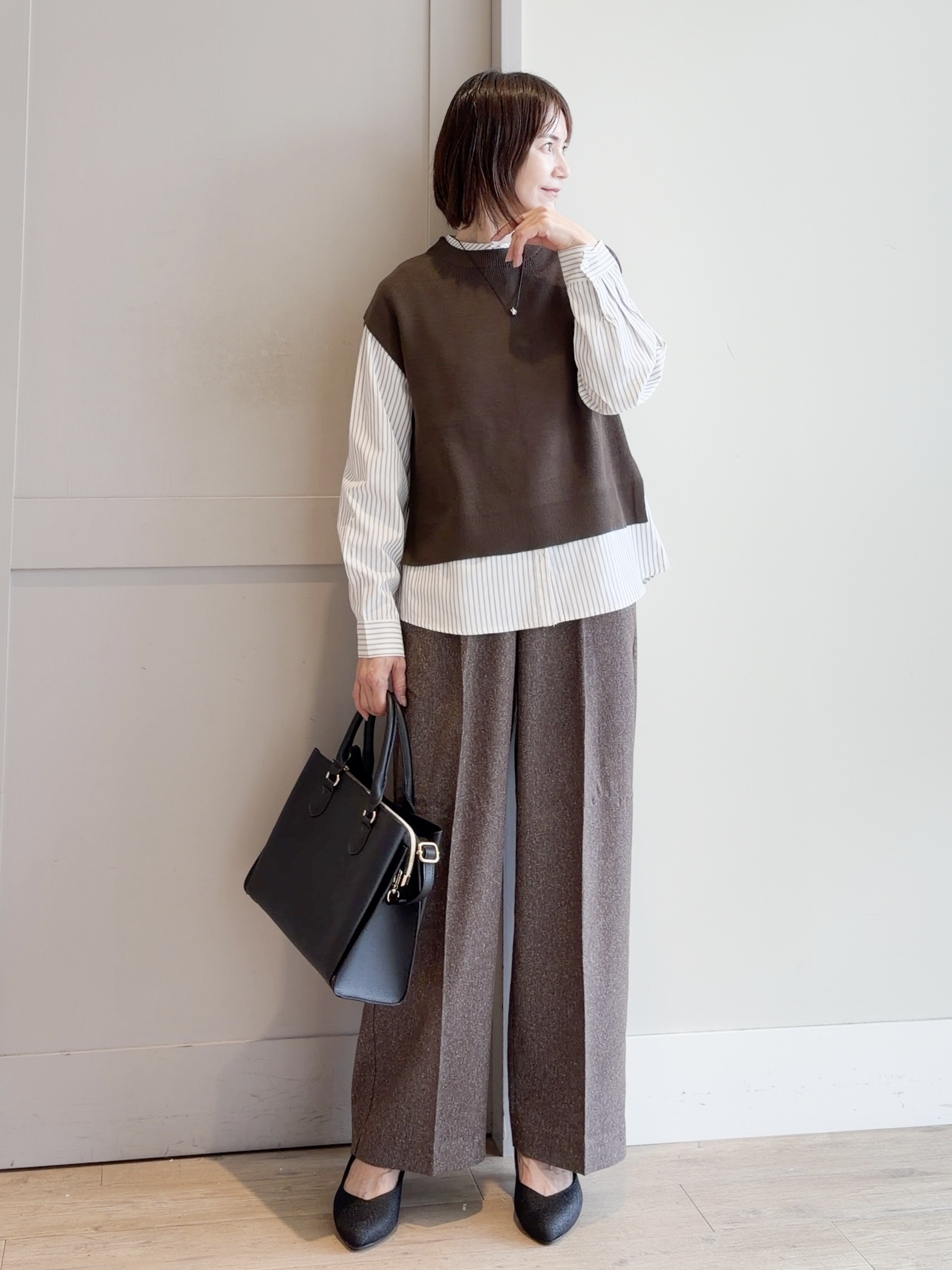 yamakoさんの「grove｜【時短・着回し】ニットベスト&times;シャツSET」を使ったコーディネート