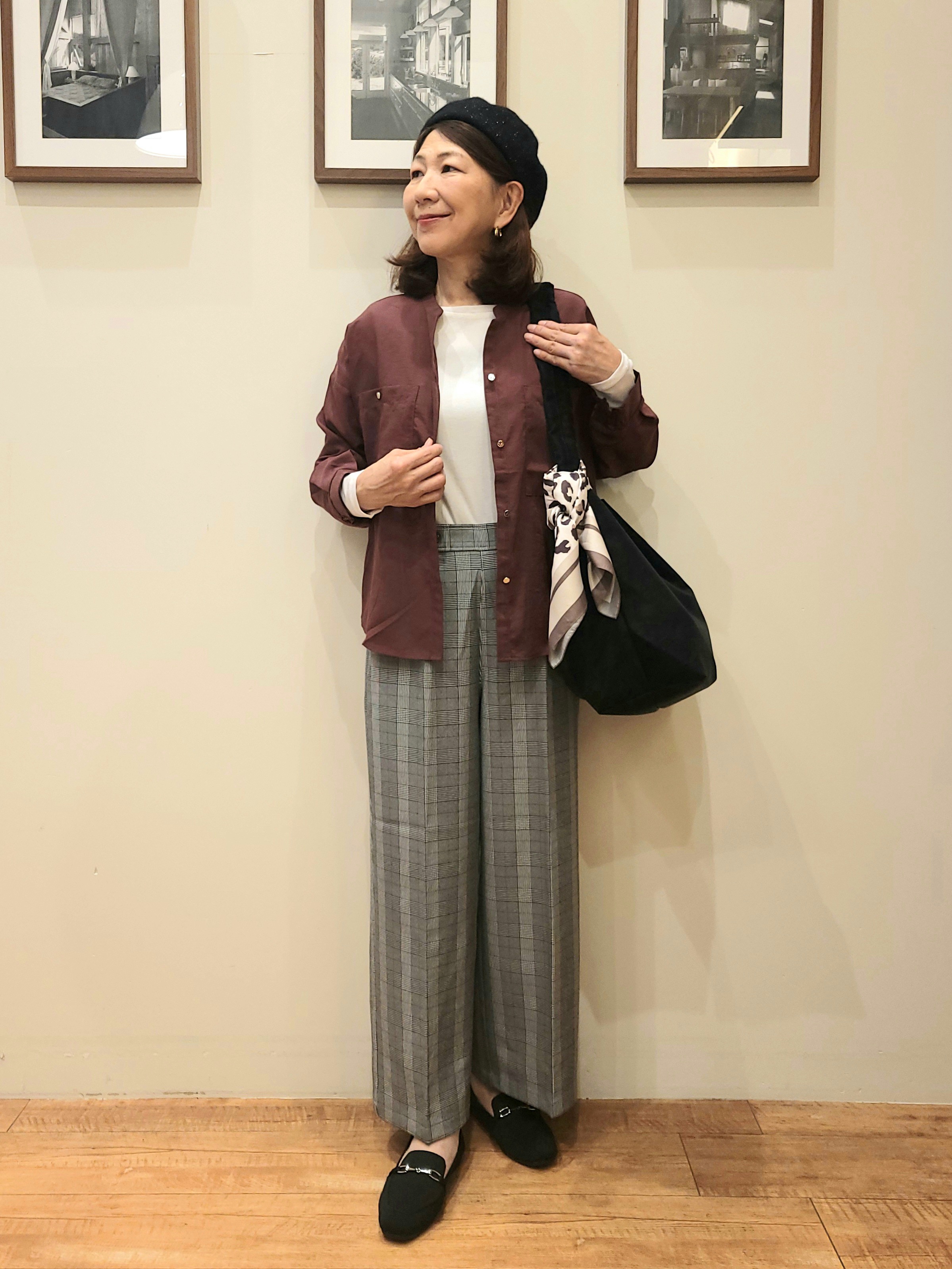 ユウさんの「SHOO･LA･RUE｜【洗濯後しわになりにくい/S-LL】こなれ見え ゆるっと キーネック金ボタンポケットシャツ」を使ったコーディネート