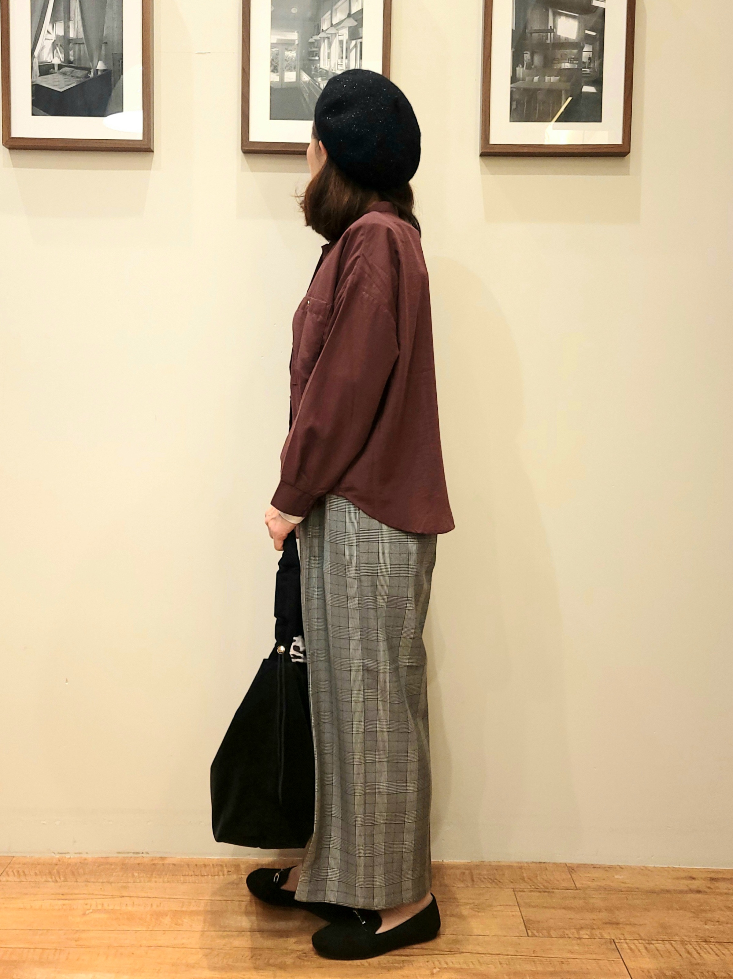 ユウさんの「SHOO･LA･RUE｜【洗濯後しわになりにくい/S-LL】こなれ見え ゆるっと キーネック金ボタンポケットシャツ」を使ったコーディネート