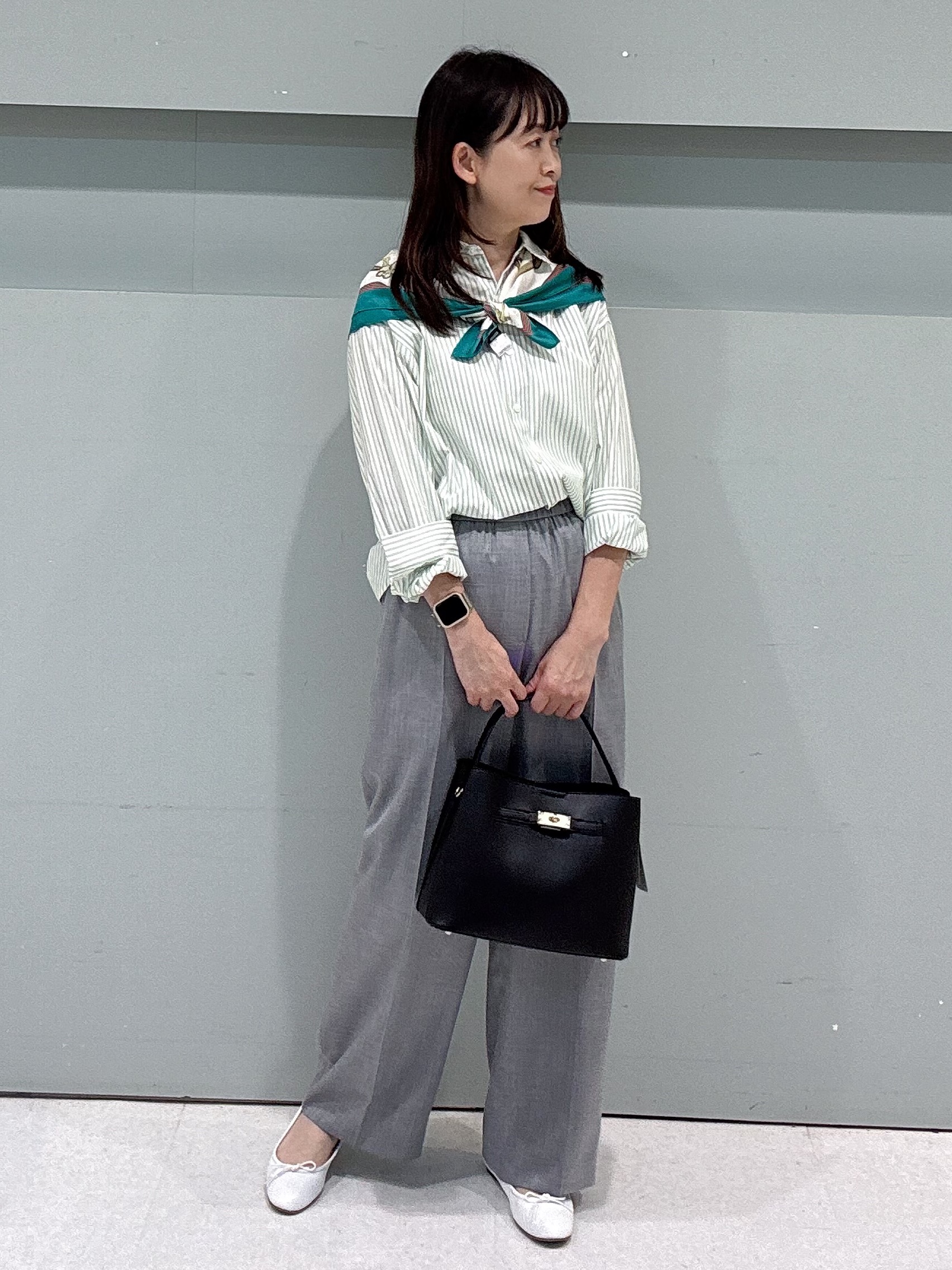 makiさんの「UNTITLED｜【6色展開/コットン100】カラーベーシックシャツ」を使ったコーディネート