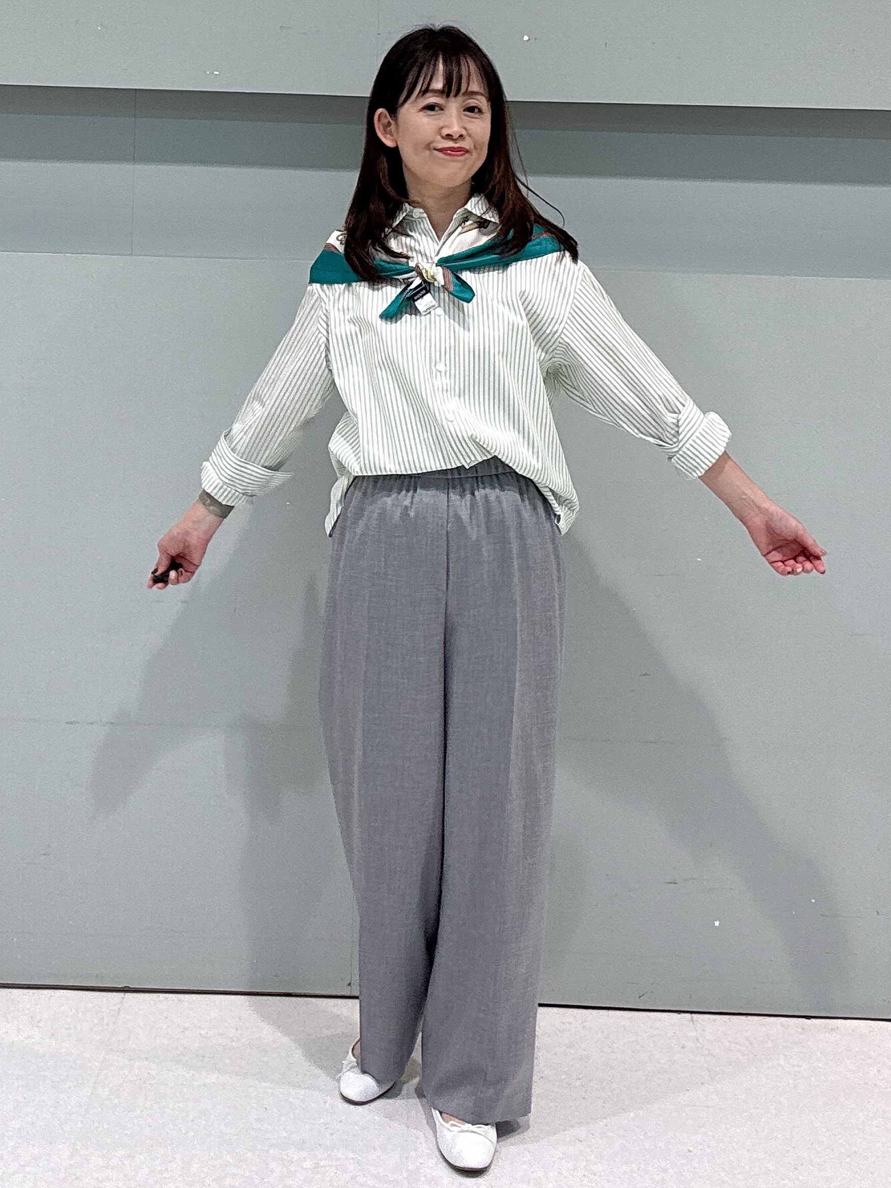 makiさんの「UNTITLED｜【6色展開/コットン100】カラーベーシックシャツ」を使ったコーディネート