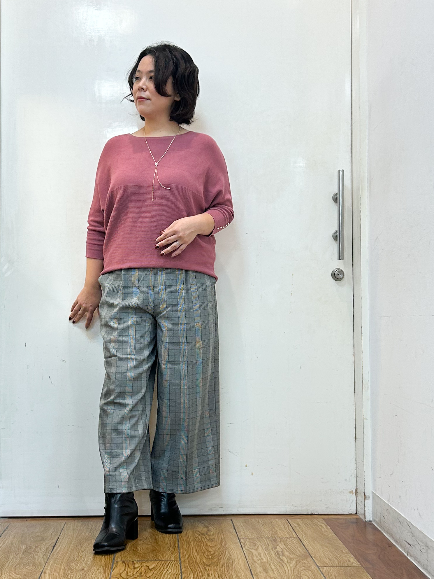 haruさんの「SHOO･LA･RUE｜【洗濯機可】ふわふわフェザーⅤネックカーディガン」を使ったコーディネート