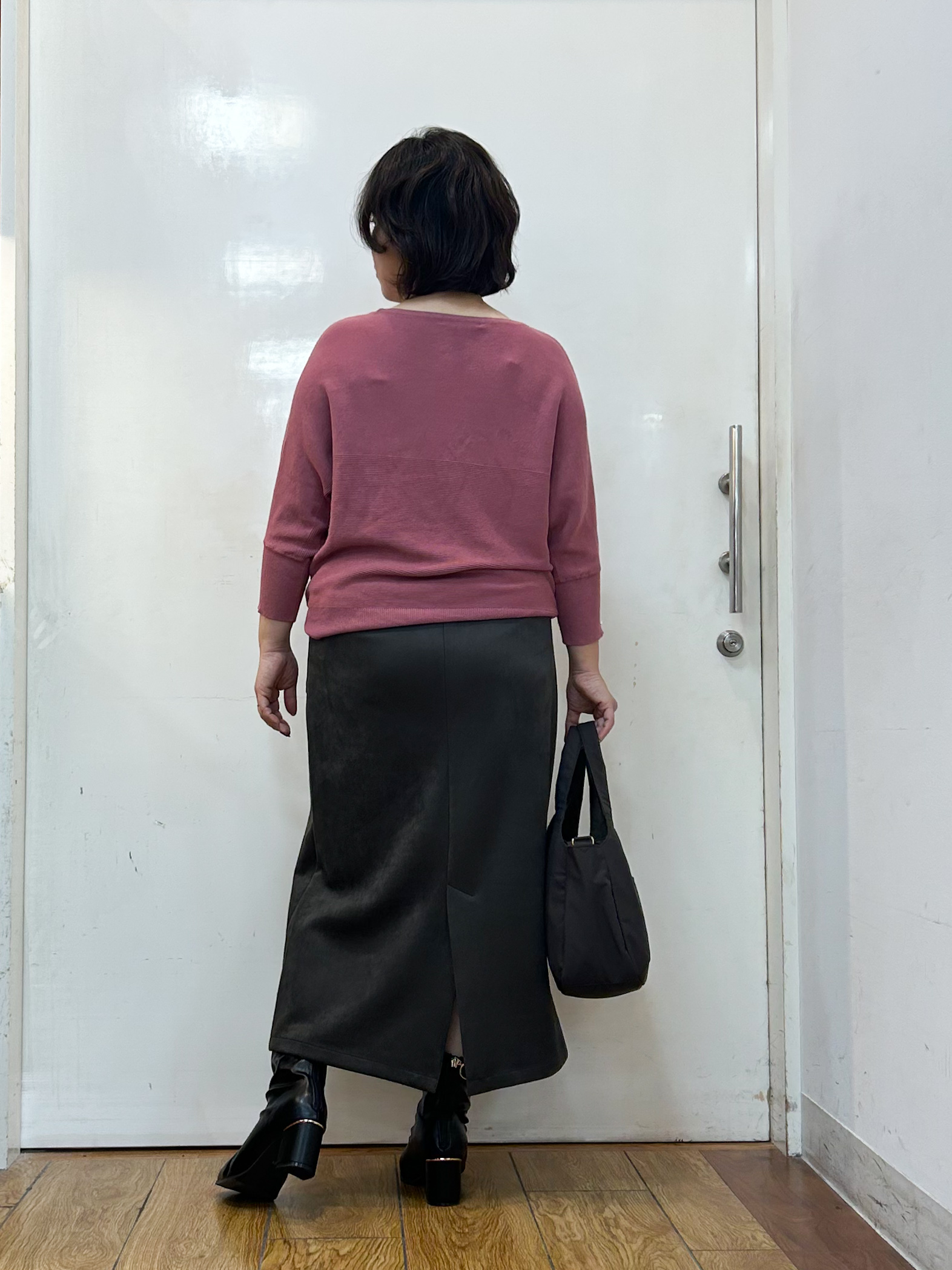 haruさんの「SHOO･LA･RUE｜【毛玉になりにくい】パール調ボタンが女性らしさをプラス ガーター切替 7分袖ドルマンニット」を使ったコーディネート