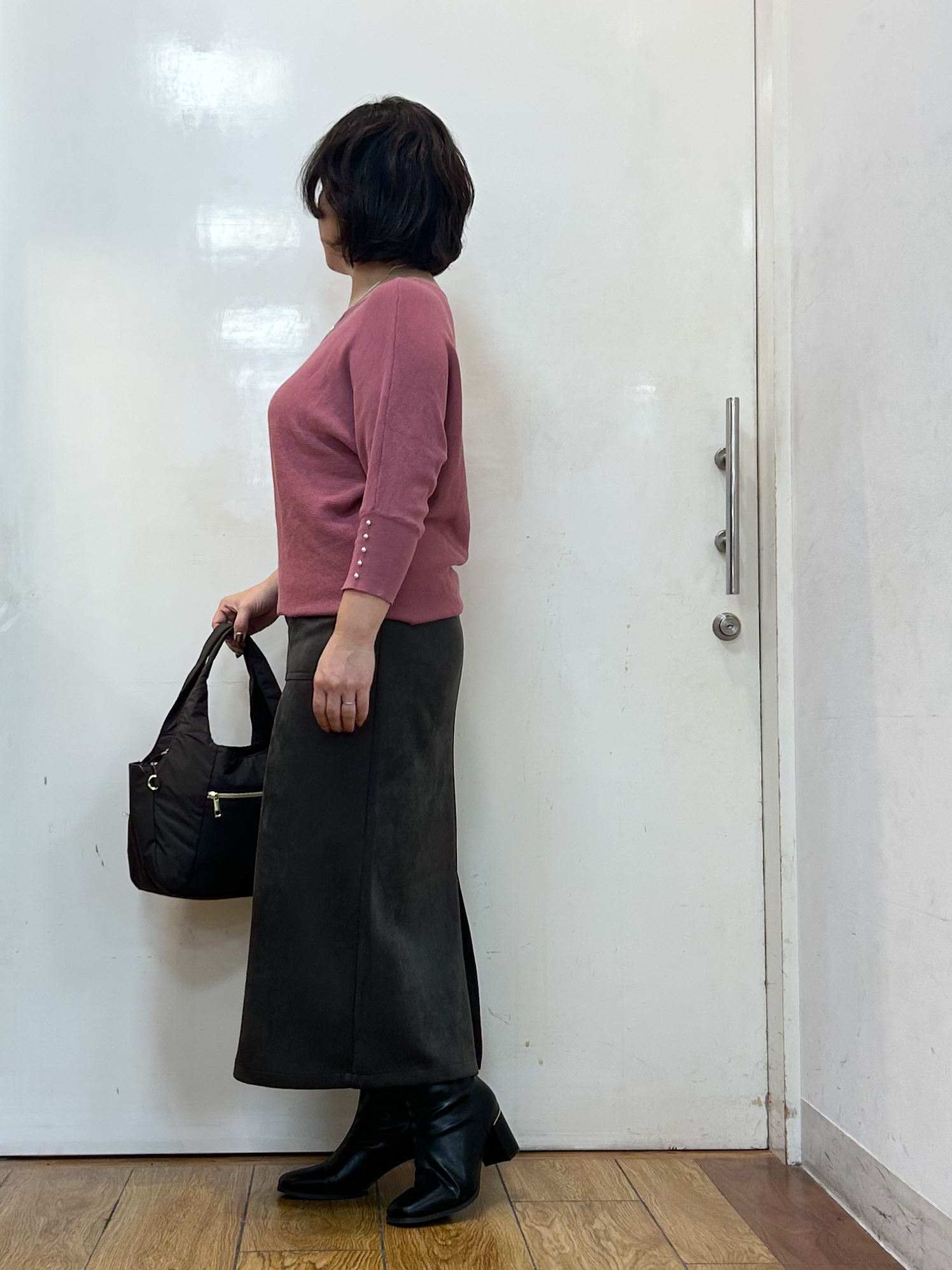 haruさんの「SHOO･LA･RUE｜【毛玉になりにくい】パール調ボタンが女性らしさをプラス ガーター切替 7分袖ドルマンニット」を使ったコーディネート