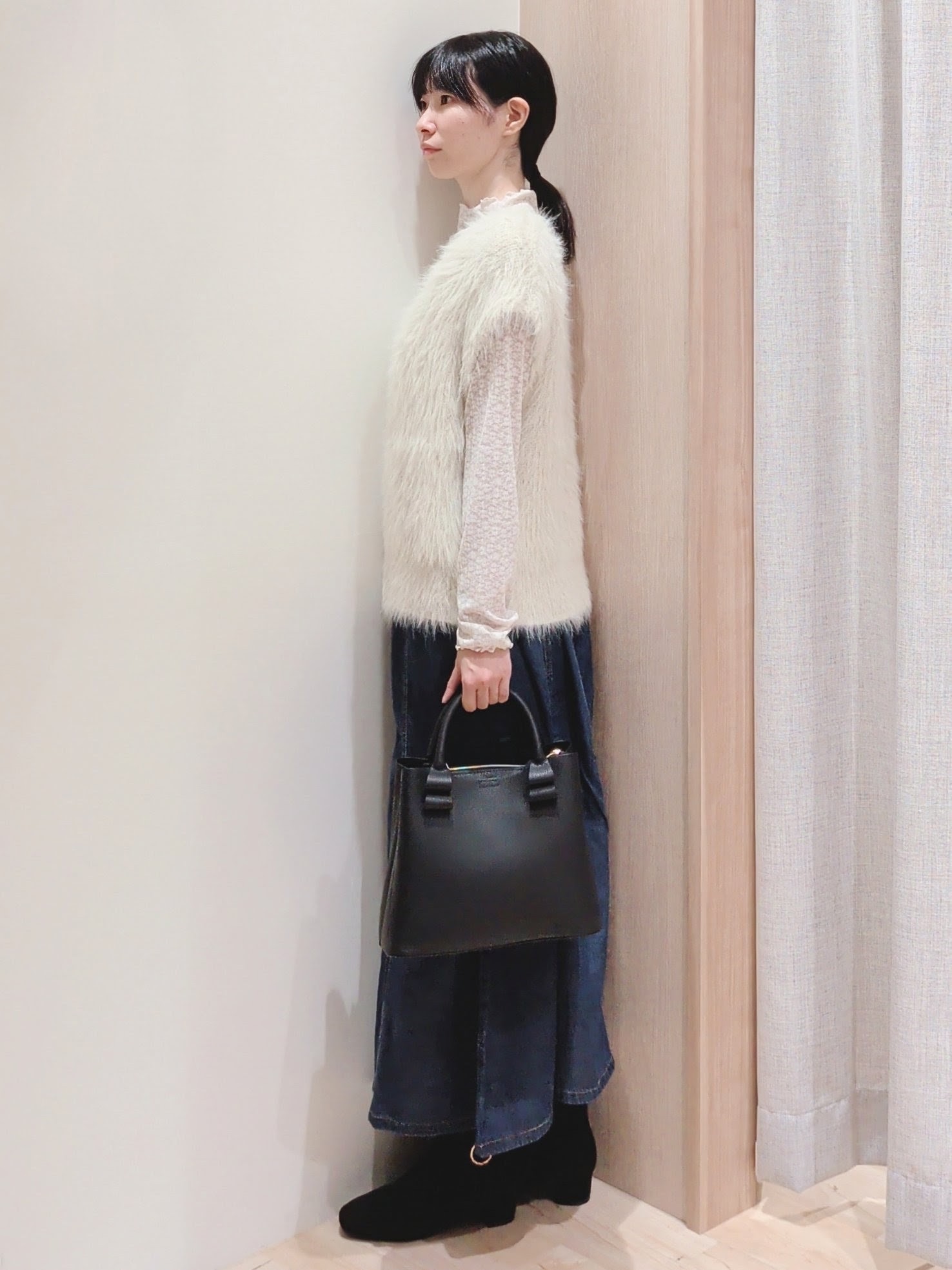 Yuiさんの「grove｜ロングフェザーベスト」を使ったコーディネート