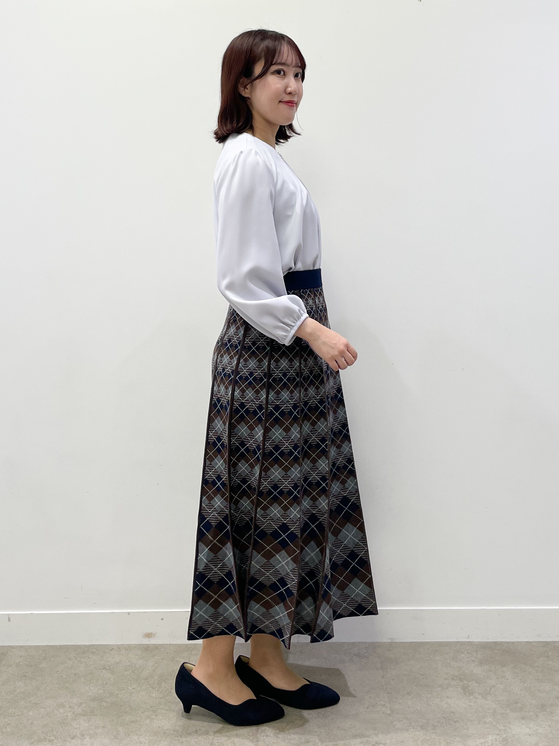 yukariさんの「Reflect｜【SS-4Lサイズ／通勤／セレモニー】パール調ボタンブラウス」を使ったコーディネート