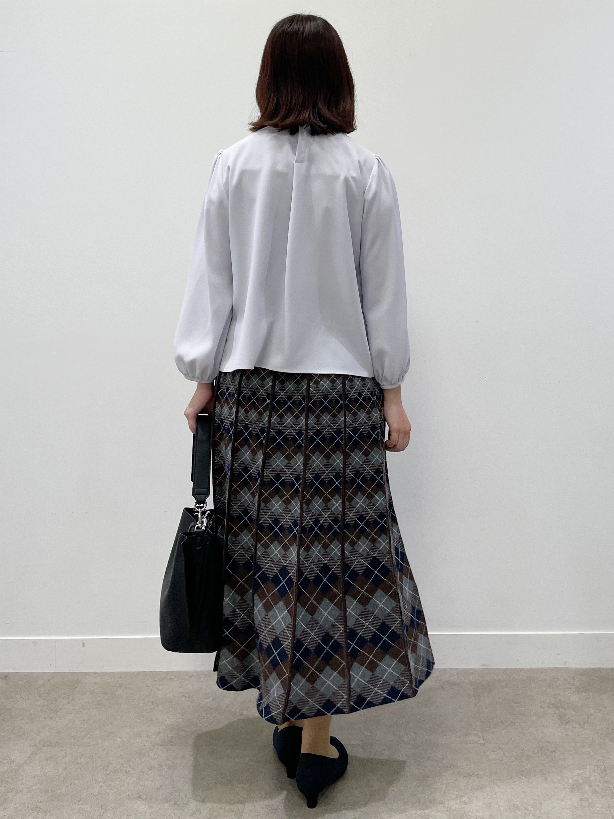 yukariさんの「Reflect｜【SS-4Lサイズ／通勤／セレモニー】パール調ボタンブラウス」を使ったコーディネート
